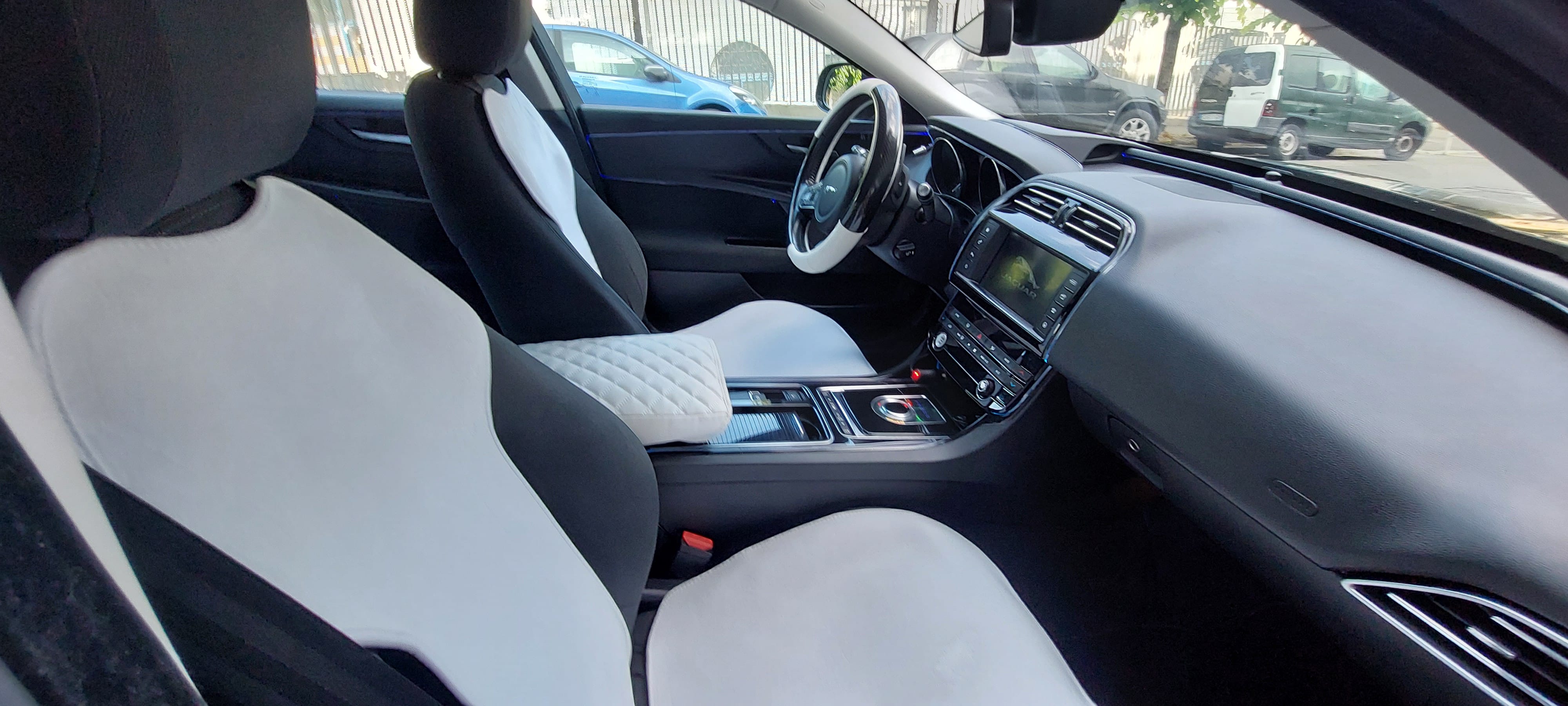 Jaguar XE med Cruisekontroll