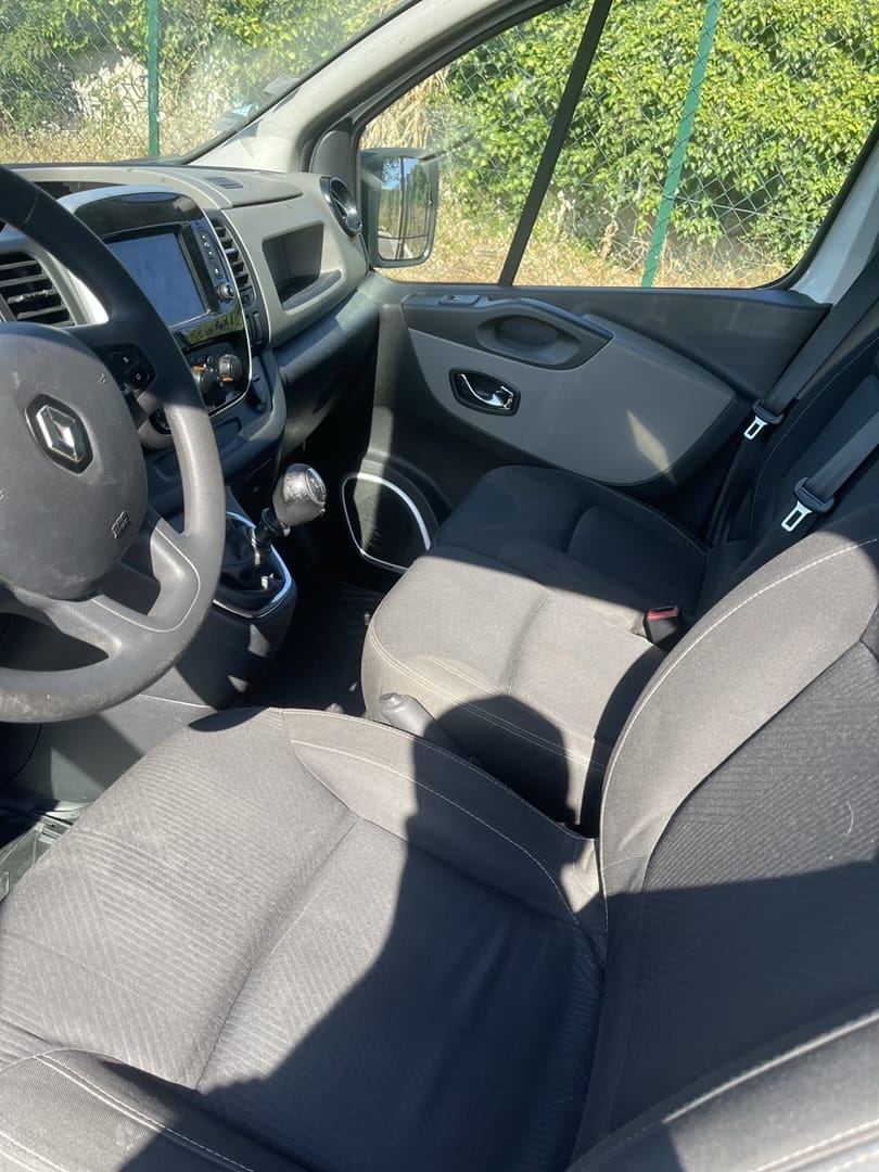 Renault Trafic 1.6 dci 120ch avec GPS