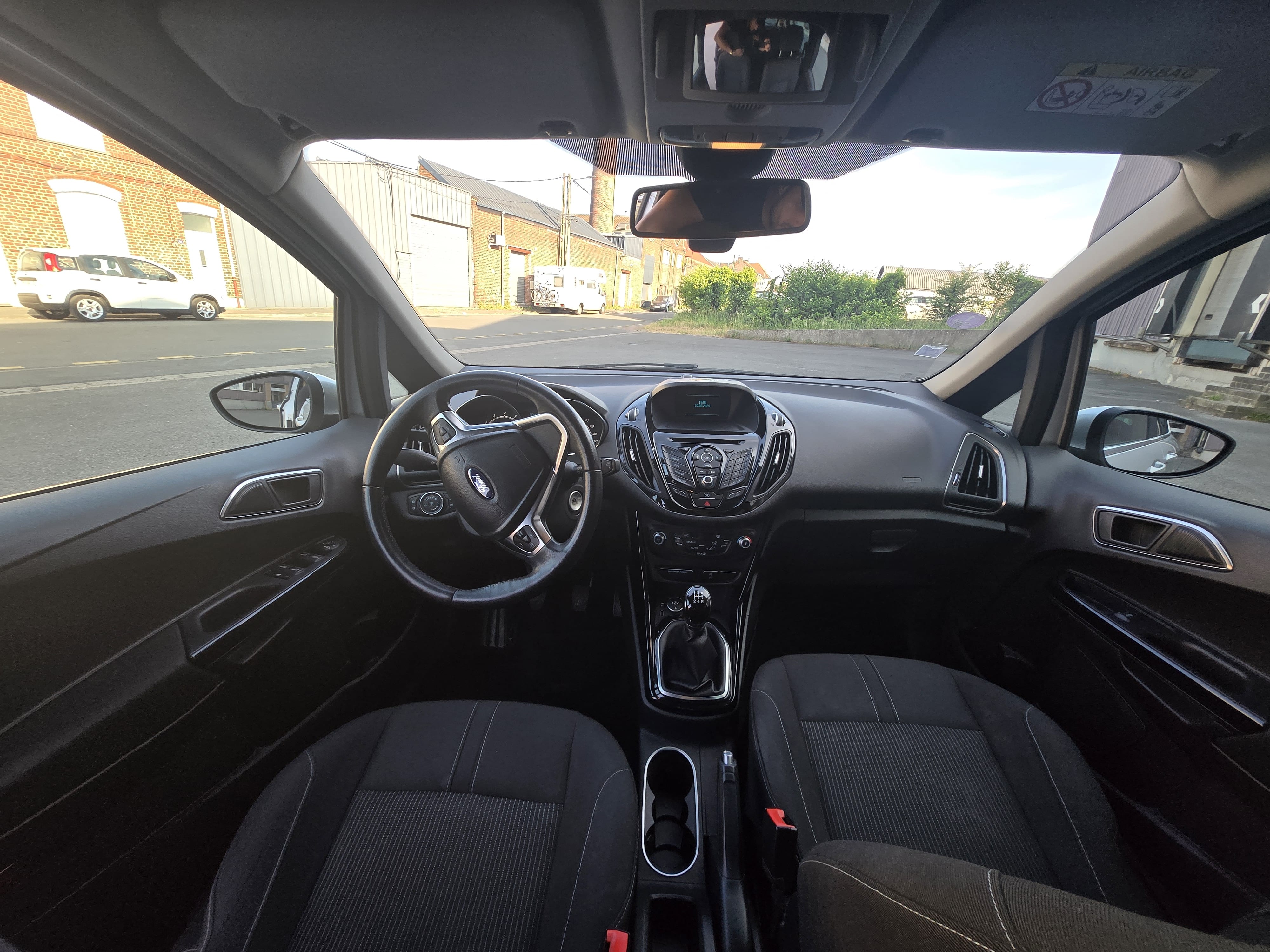 Ford B-Max avec Siège bébé