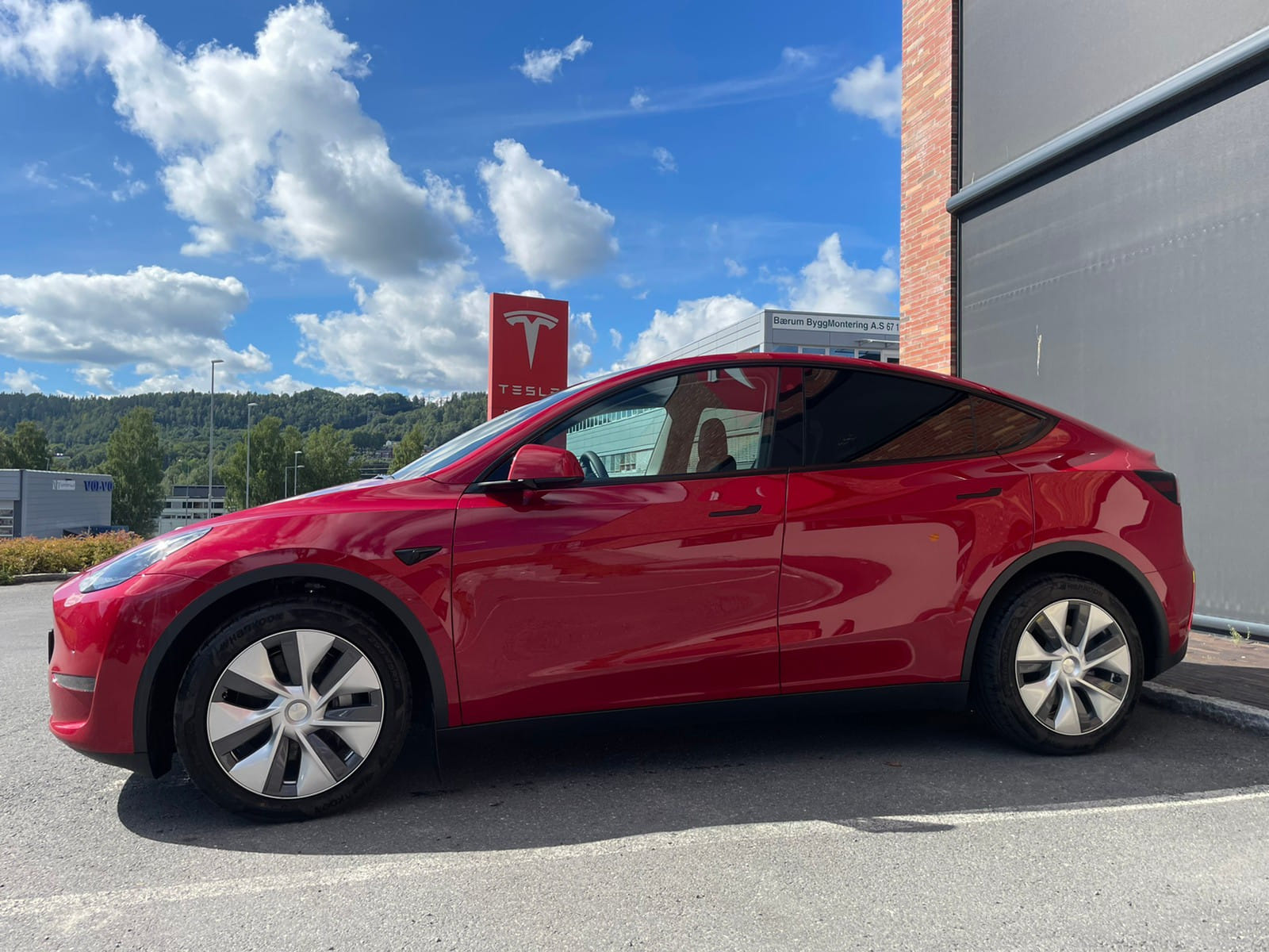 Tesla Model Y - keyless med Tesla-app med Aircondition