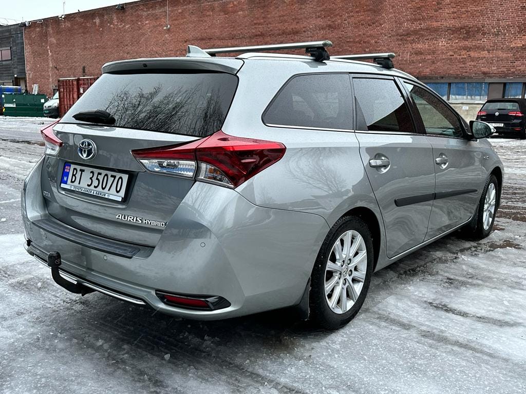 Toyota Auris Touring Sports 1,8 Hybrid, Automat, hengerfeste, takstativ med GPS
