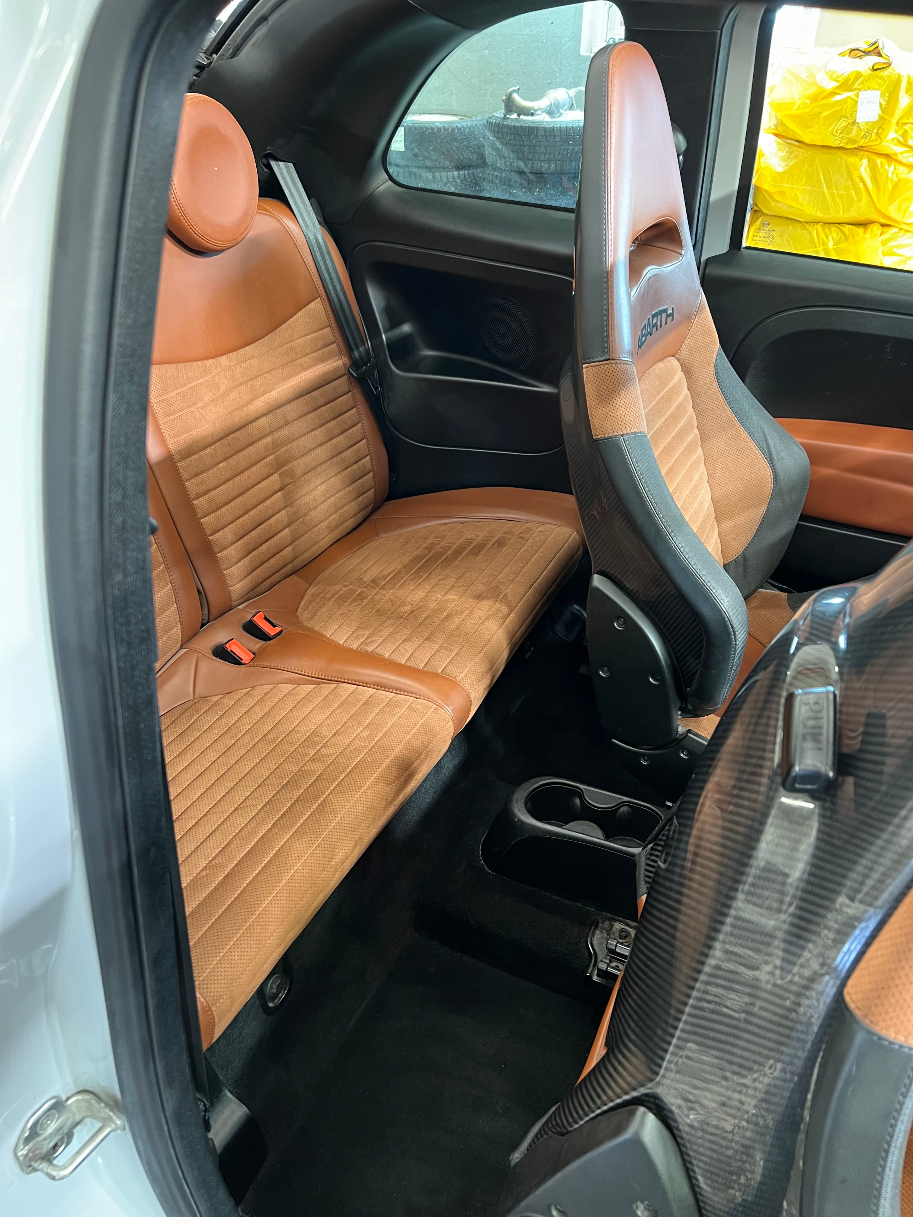 Abarth 595 1.4 - 220hk med Apple CarPlay