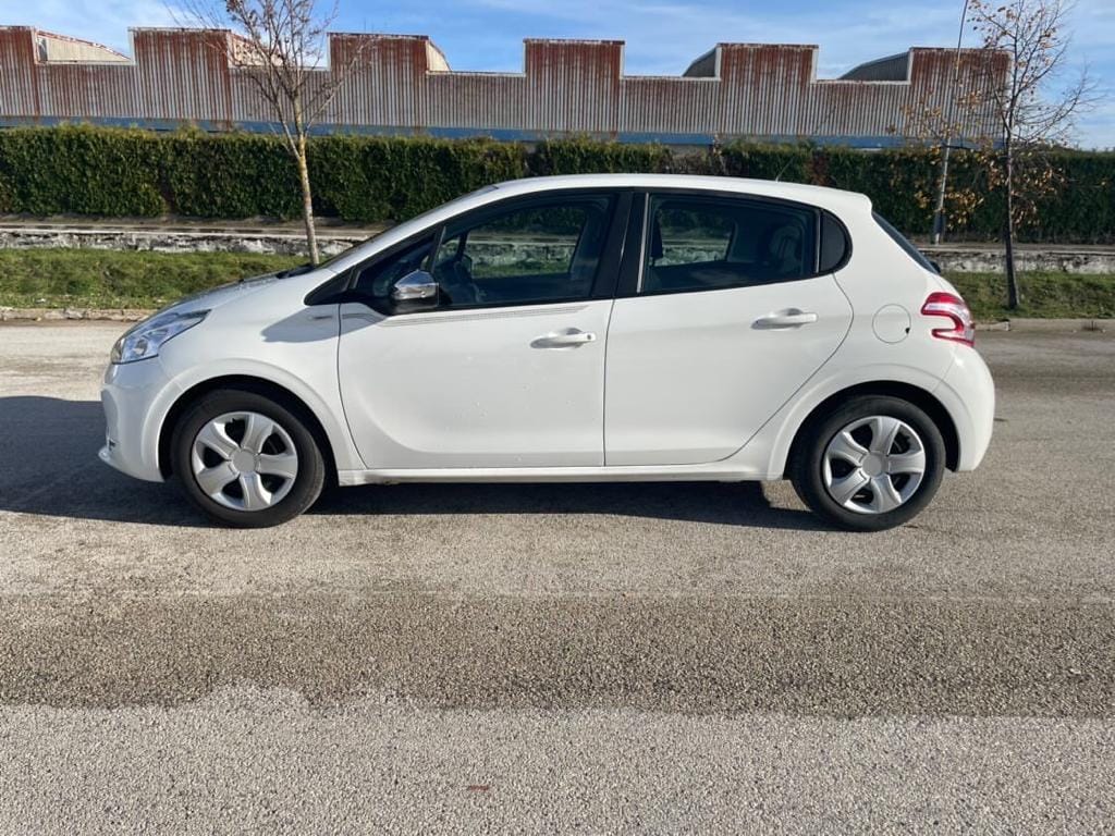 Peugeot 208 1.2 avec Climatisation