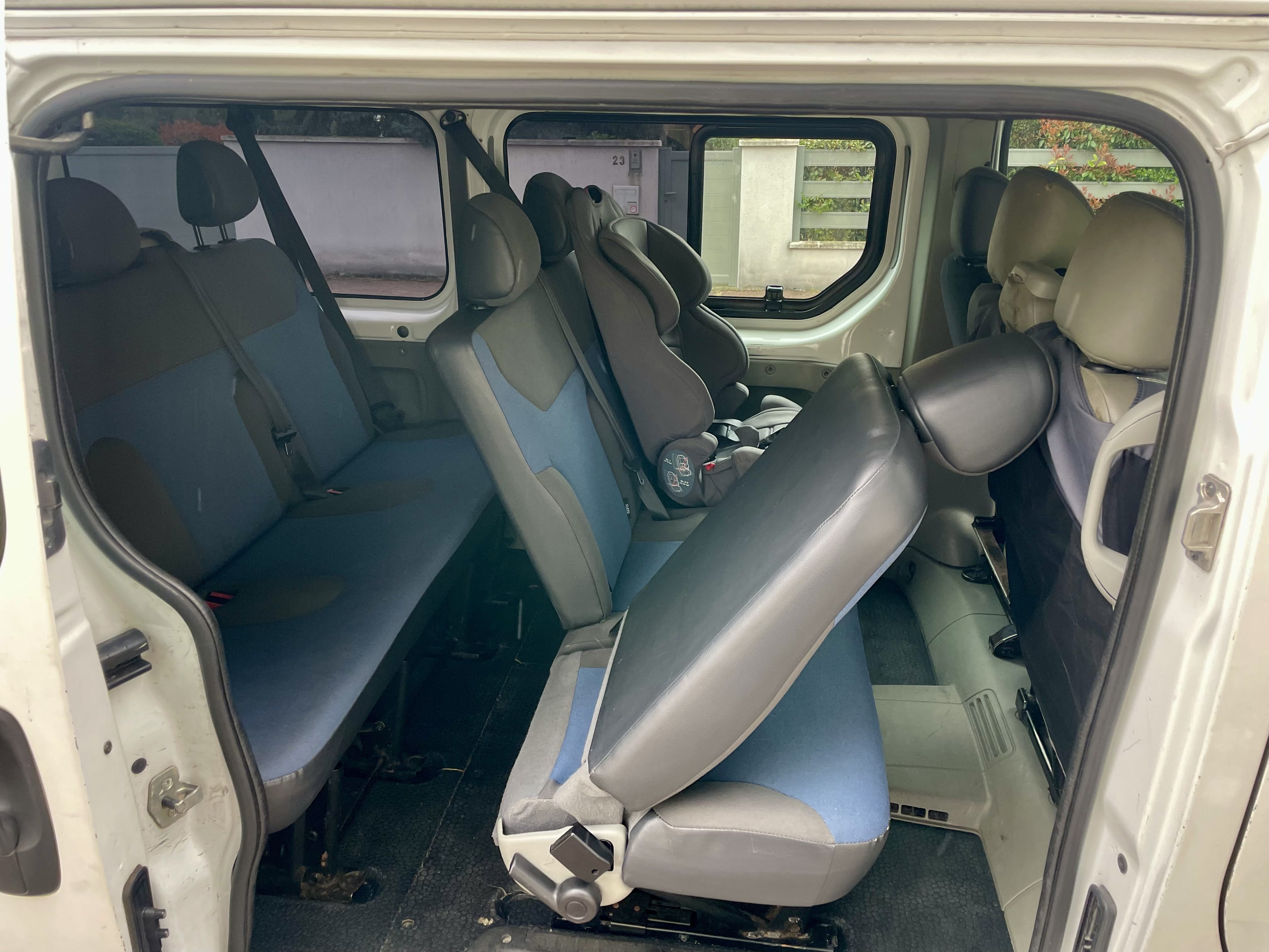 Renault Trafic Passenger with Baby seat