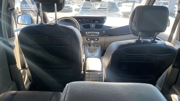 Renault Scénic (Réf BR825) 1.9 dci 130 cv / 5 places / Pessac et aéroport de Bordeaux avec GPS