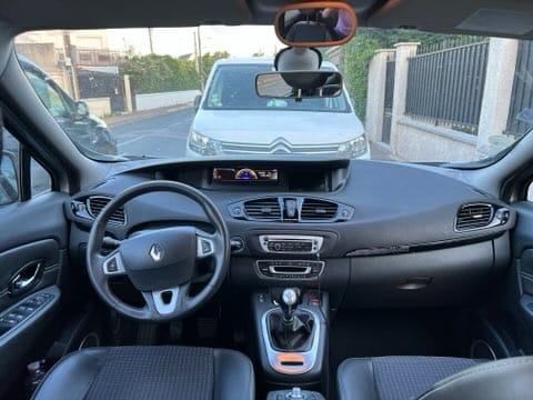 Renault Grand Scenic avec GPS