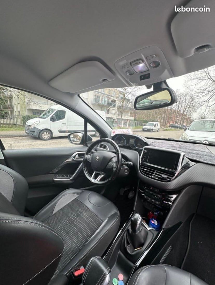Peugeot 2008 avec GPS