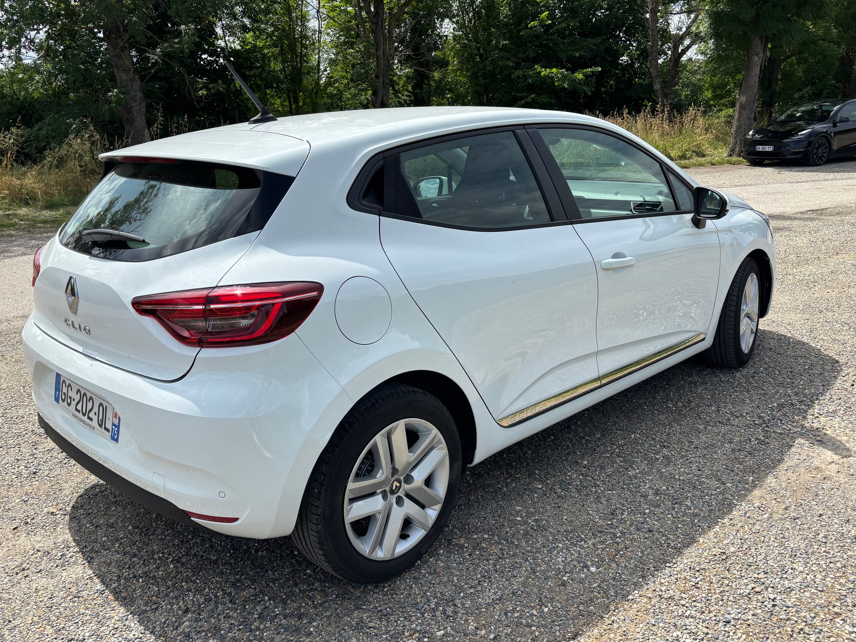 Renault Clio V - 5 PLACES - GARE DE MONTAUBAN avec GPS