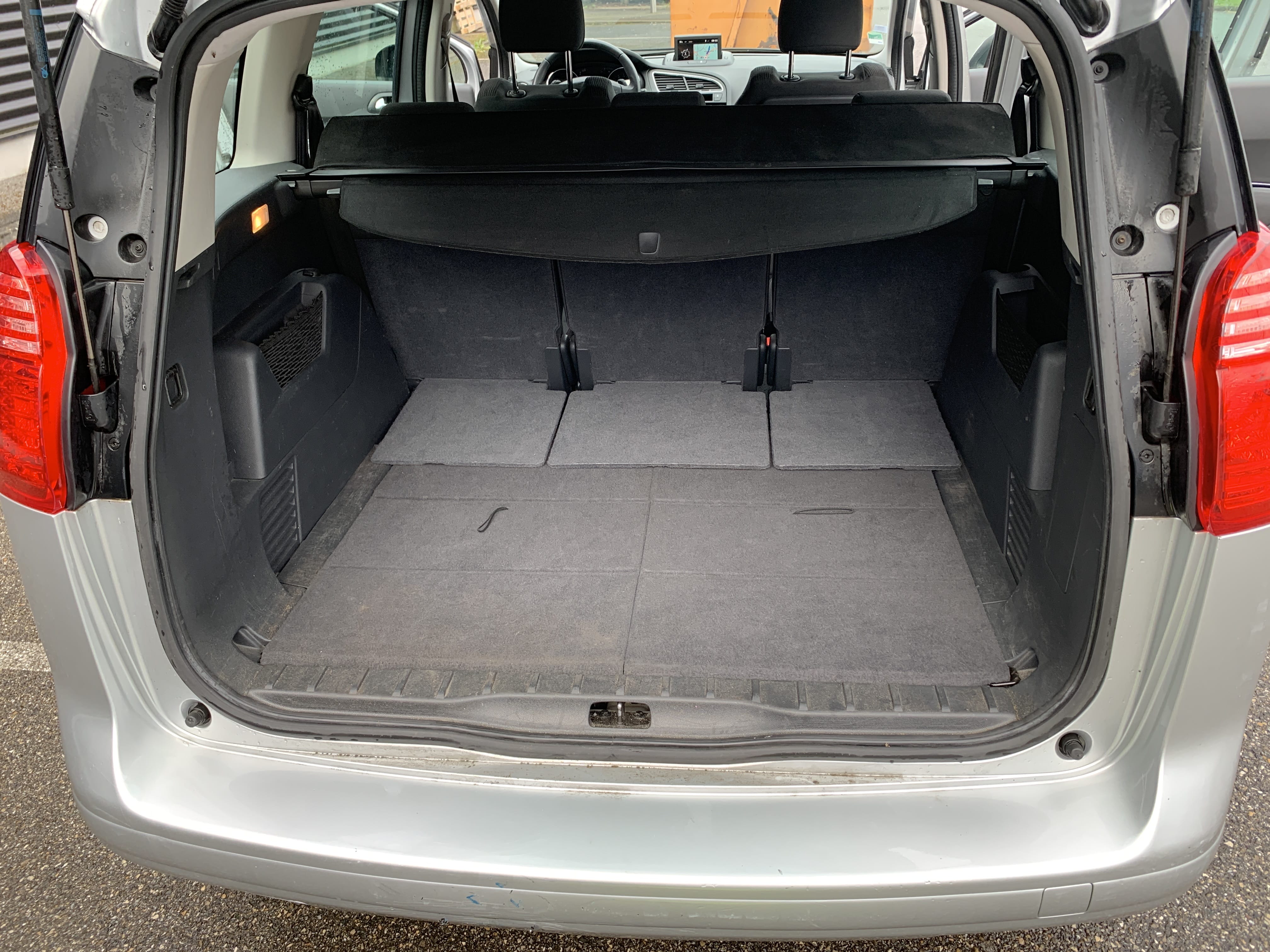 Peugeot 5008 avec Entrée audio / iPod
