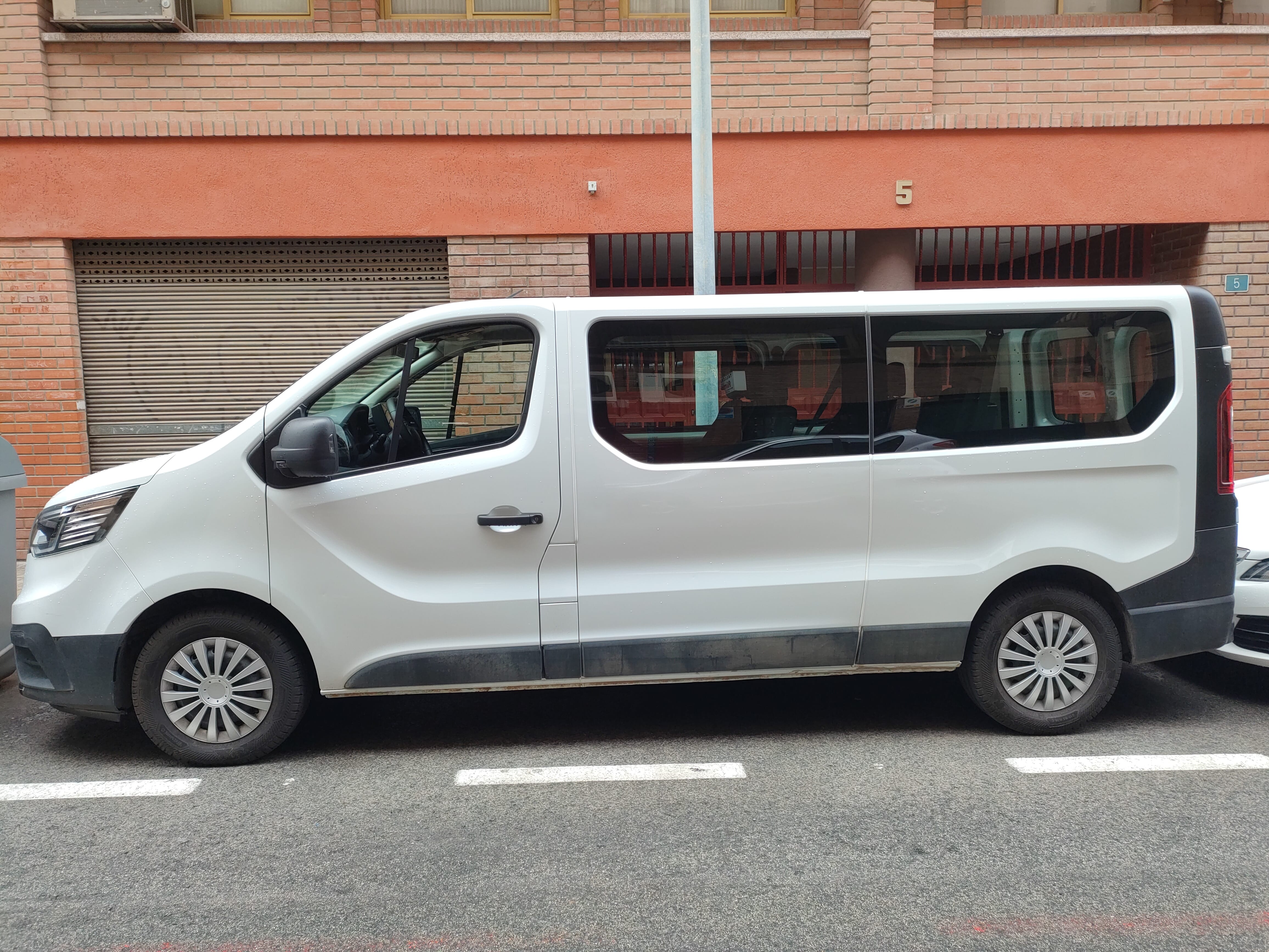 Renault Trafic Passenger met Airco