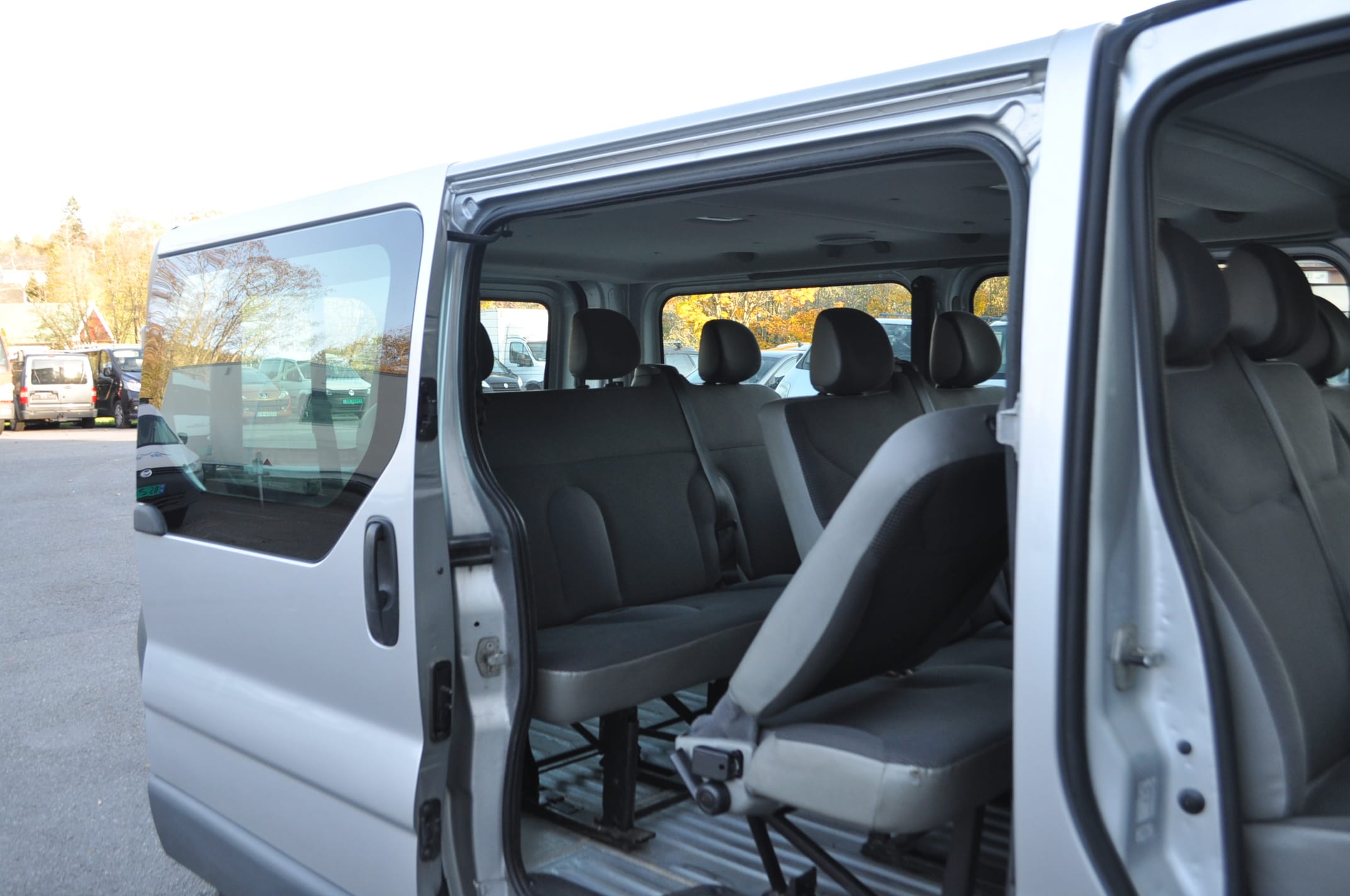 Opel Vivaro 2.0 CDTI 9 SETER MINIBUSS med Vinterdekk