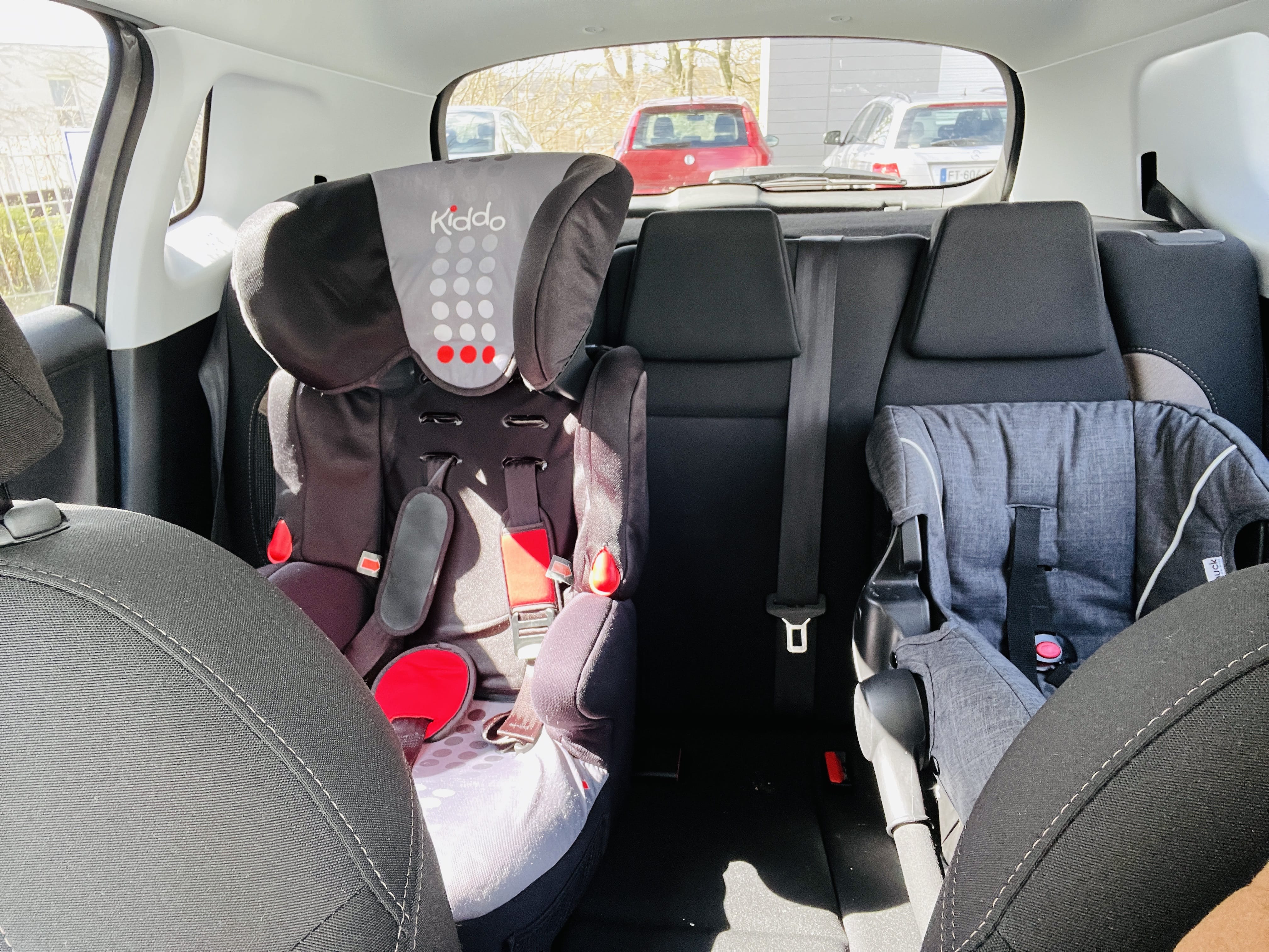 Peugeot 2008 avec Siège bébé