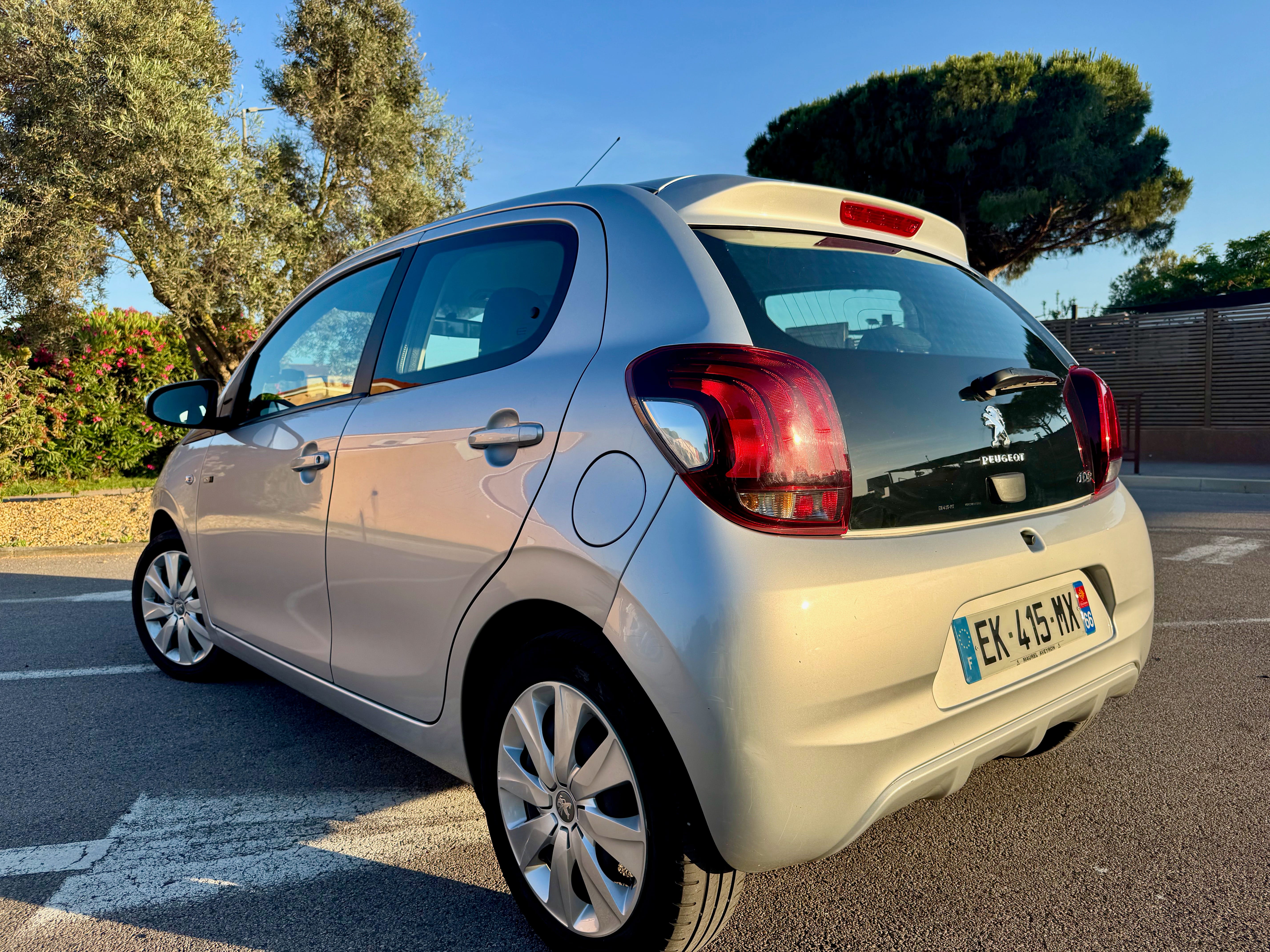Peugeot 108 CLIMATISATION - ECRAN TACTILE BLUETOOTH - 5 PORTES avec Audio Bluetooth