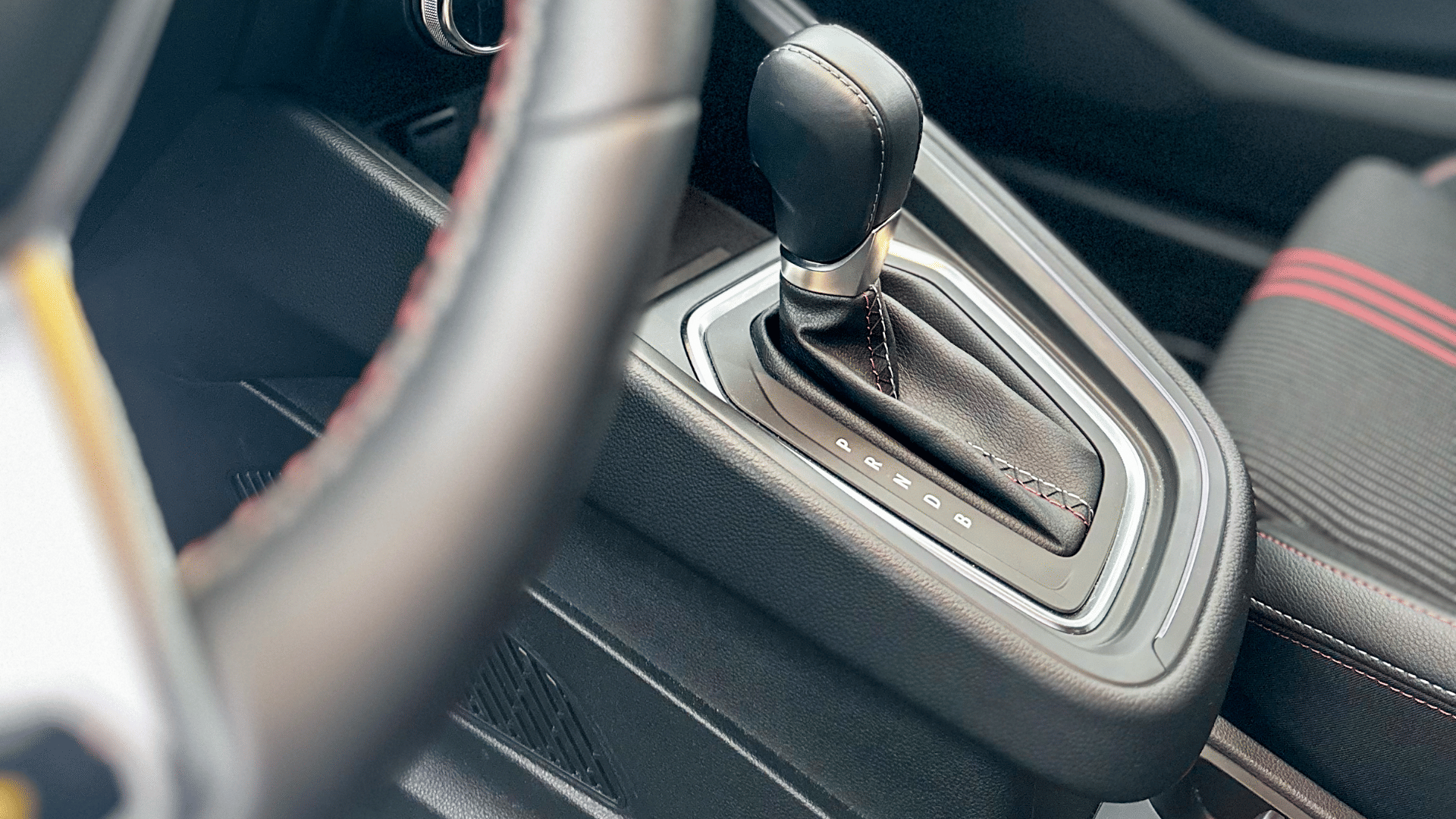 Renault Clio RS Line RS-Line - Boite Automatique | Hybride 4.5L | GARE ST-JEAN (750m) avec Coffre de toit