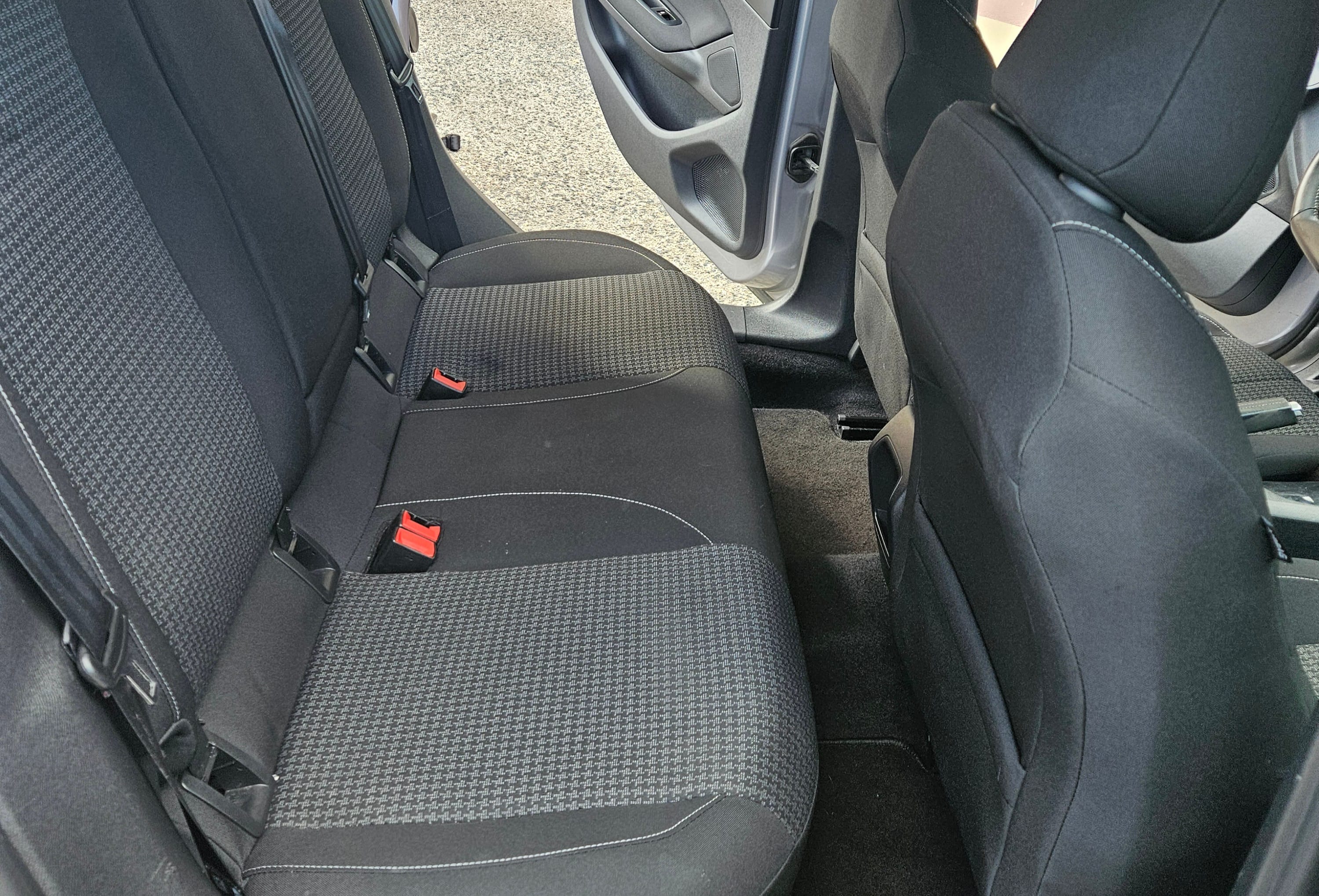 Peugeot 308 avec Siège bébé