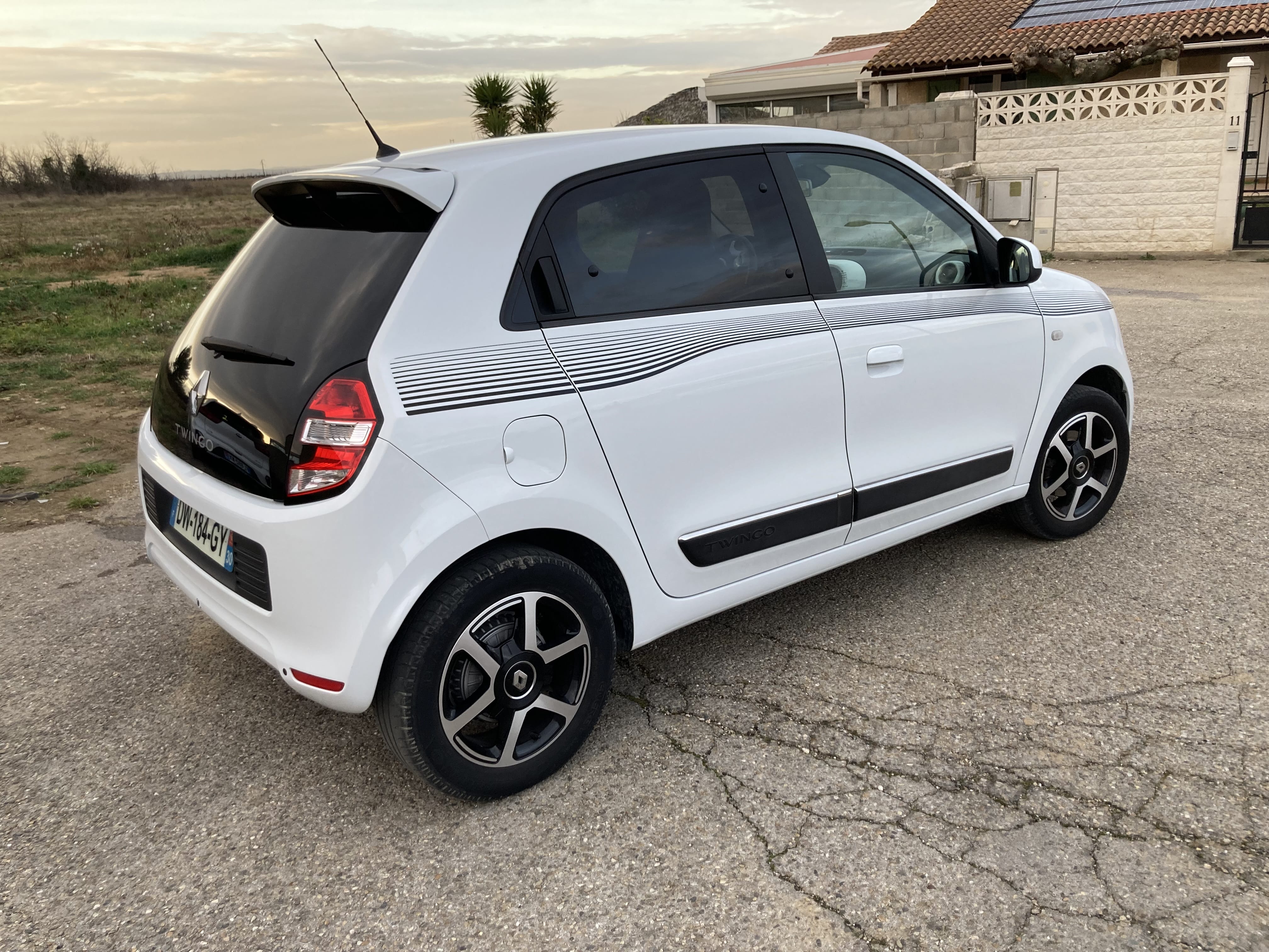 Renault Twingo III 0,9 TCE ENERGY INTENS with Cruise control