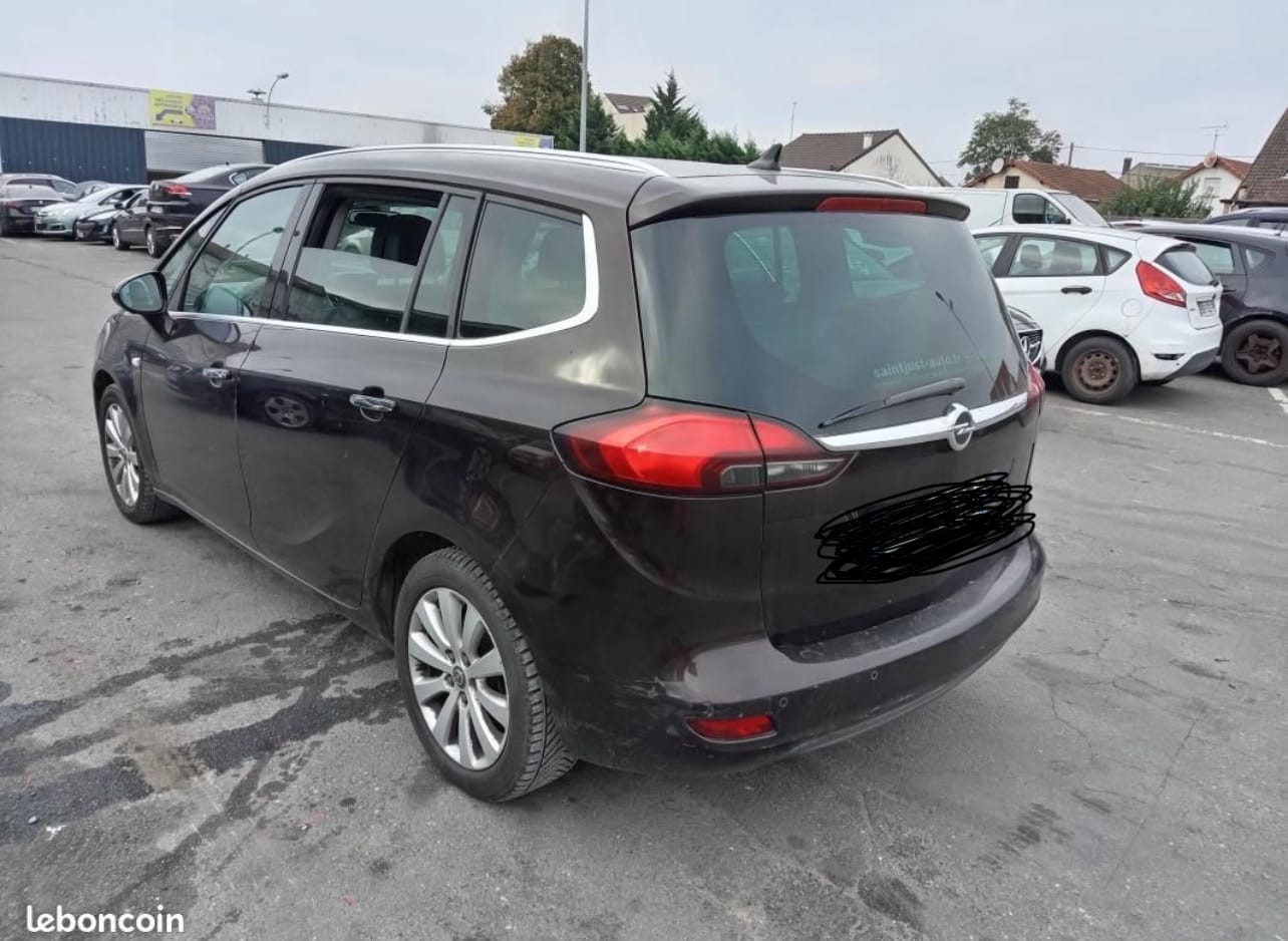 Opel Zafira Tourer avec GPS