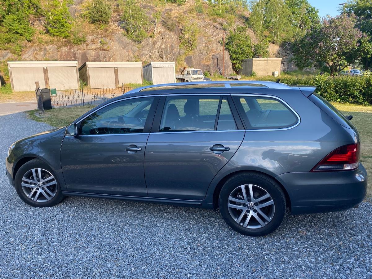 Volkswagen Golf SW 1,6 TDI Highline automat mit Klimaanlage