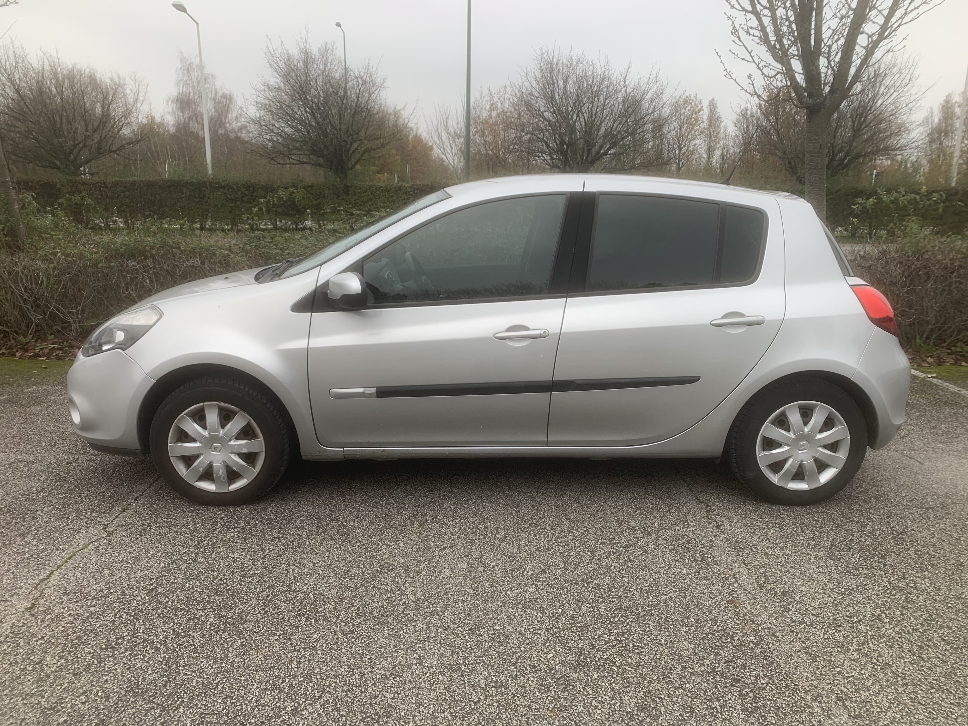 Renault Clio 1.5 dCi 75 chevaux avec Climatisation