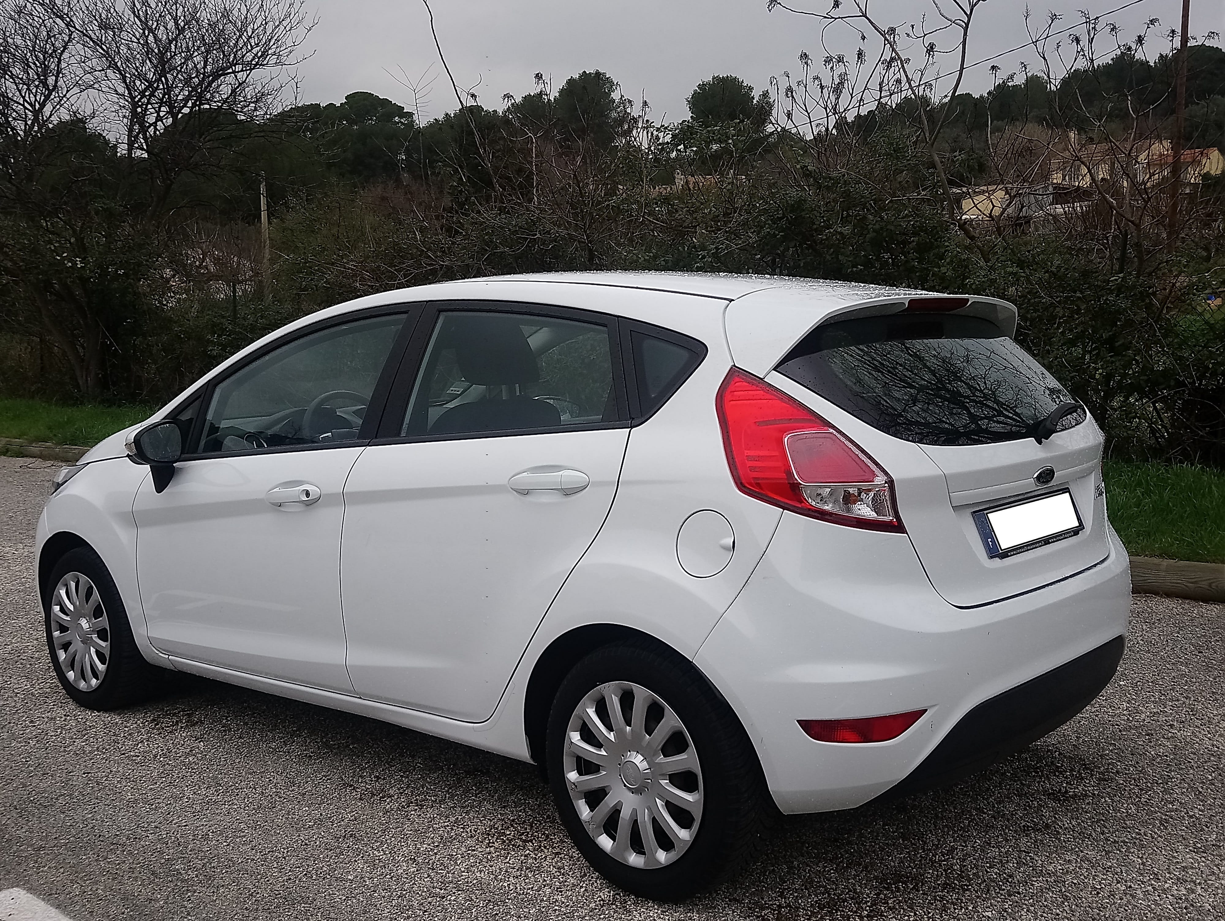 Ford Fiesta VI 5 portes 2014 BLANCHE avec Siège bébé