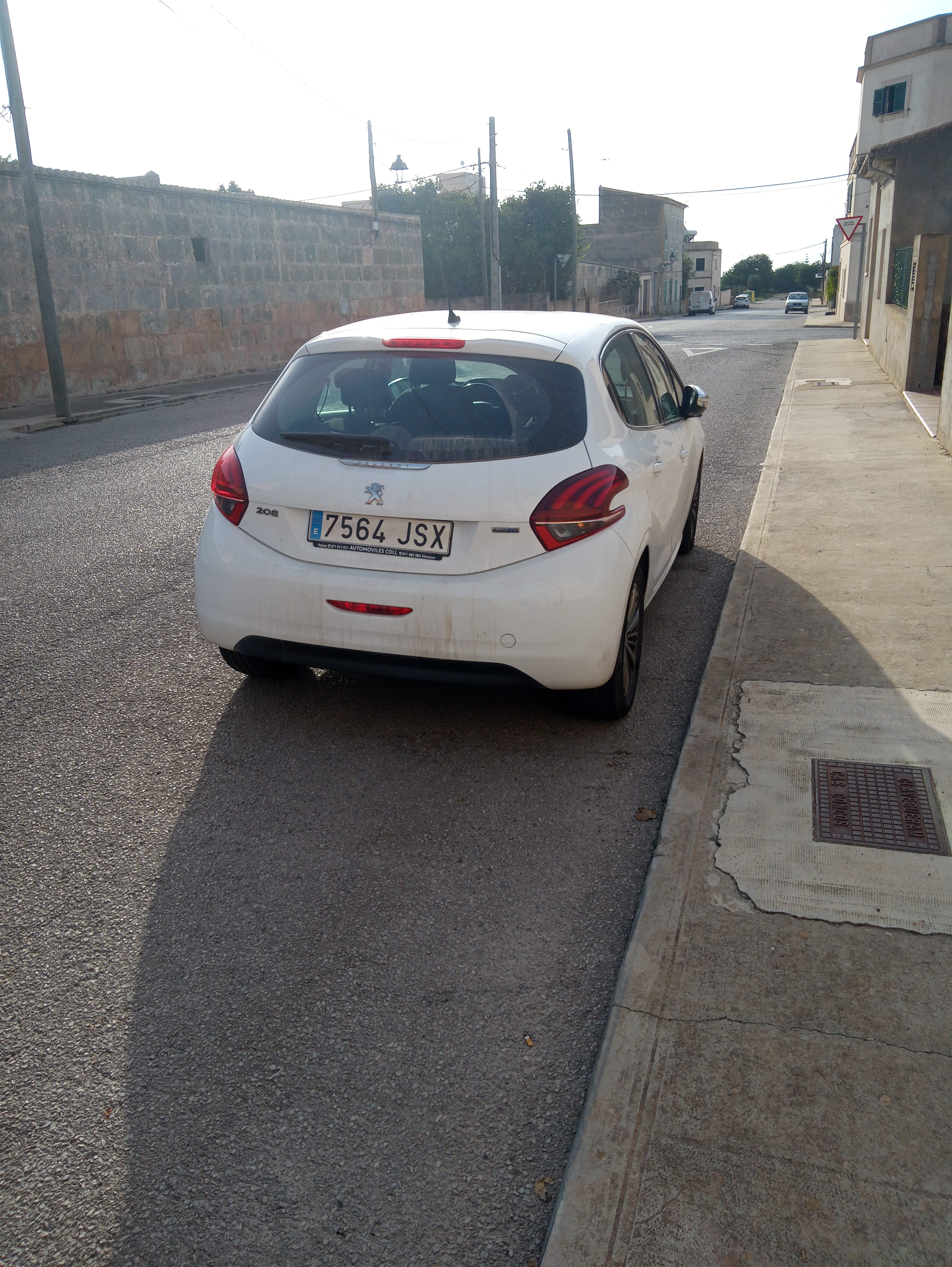 Peugeot 208 mit Navigationsgerät