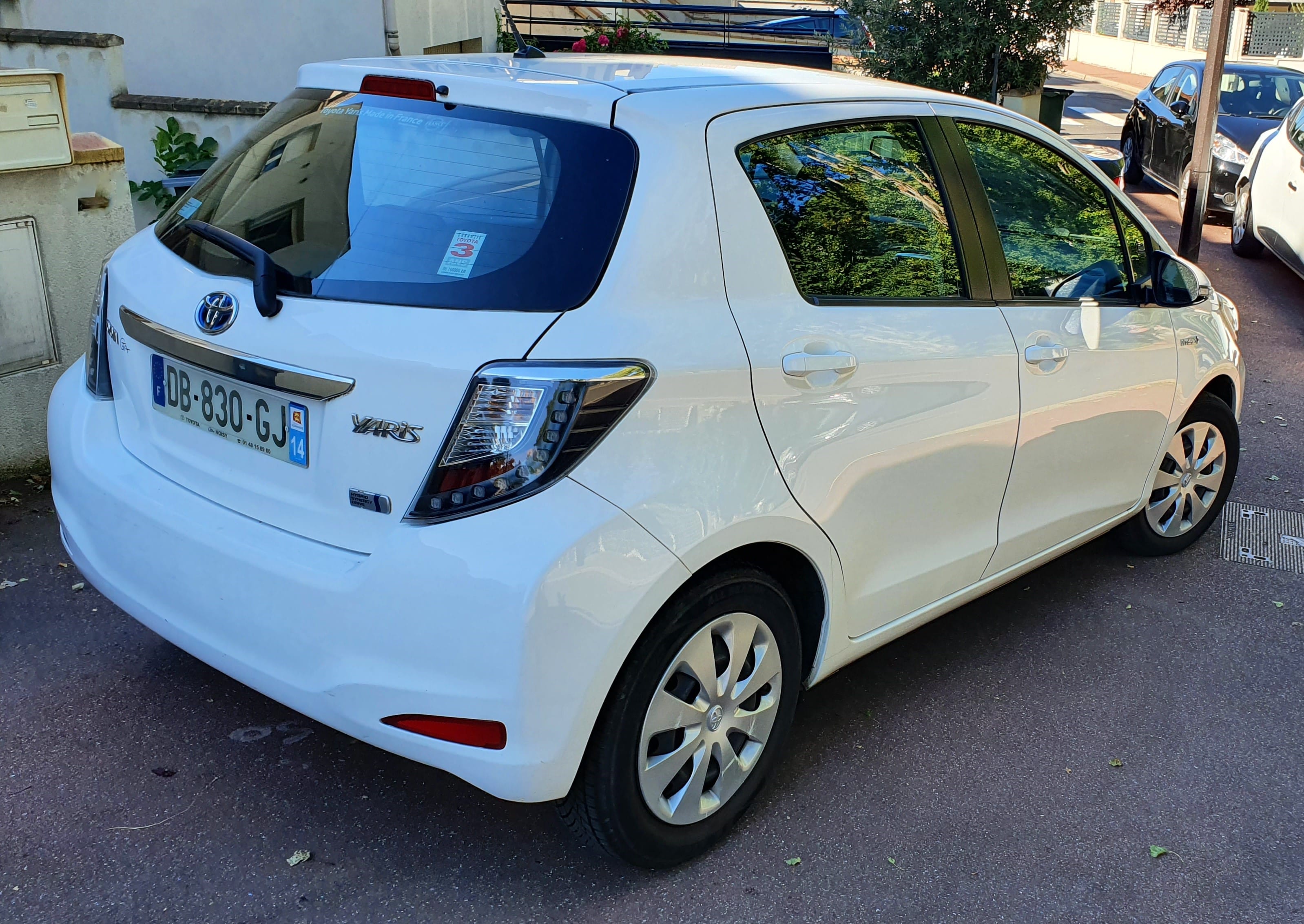 Toyota Yaris, 2013, Essence 95 / Électrique (hybride), automatique