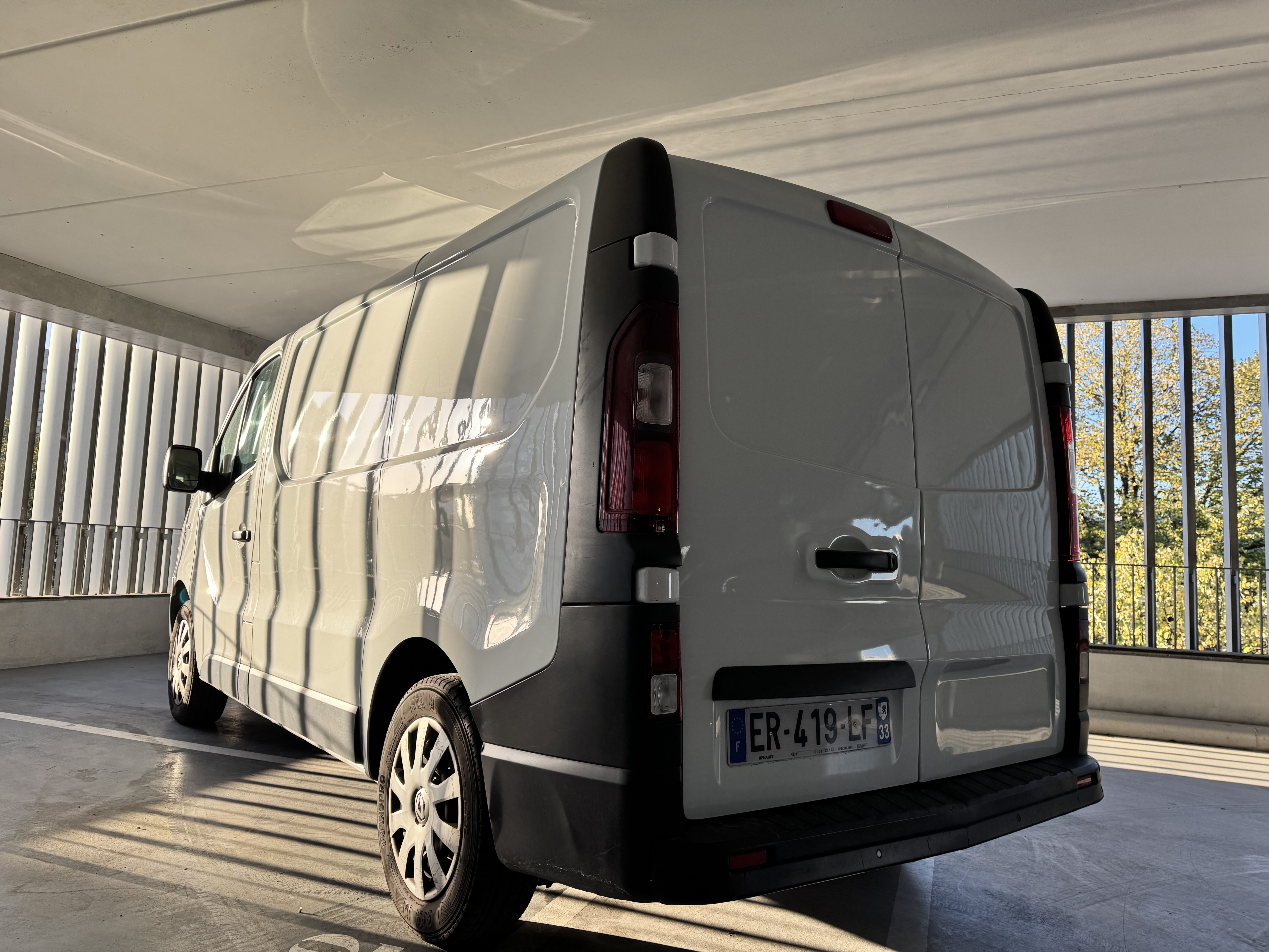 Renault Trafic  à louer Quartier Saint Jean  – Idéal pour vos déménagements et transports volumineux !