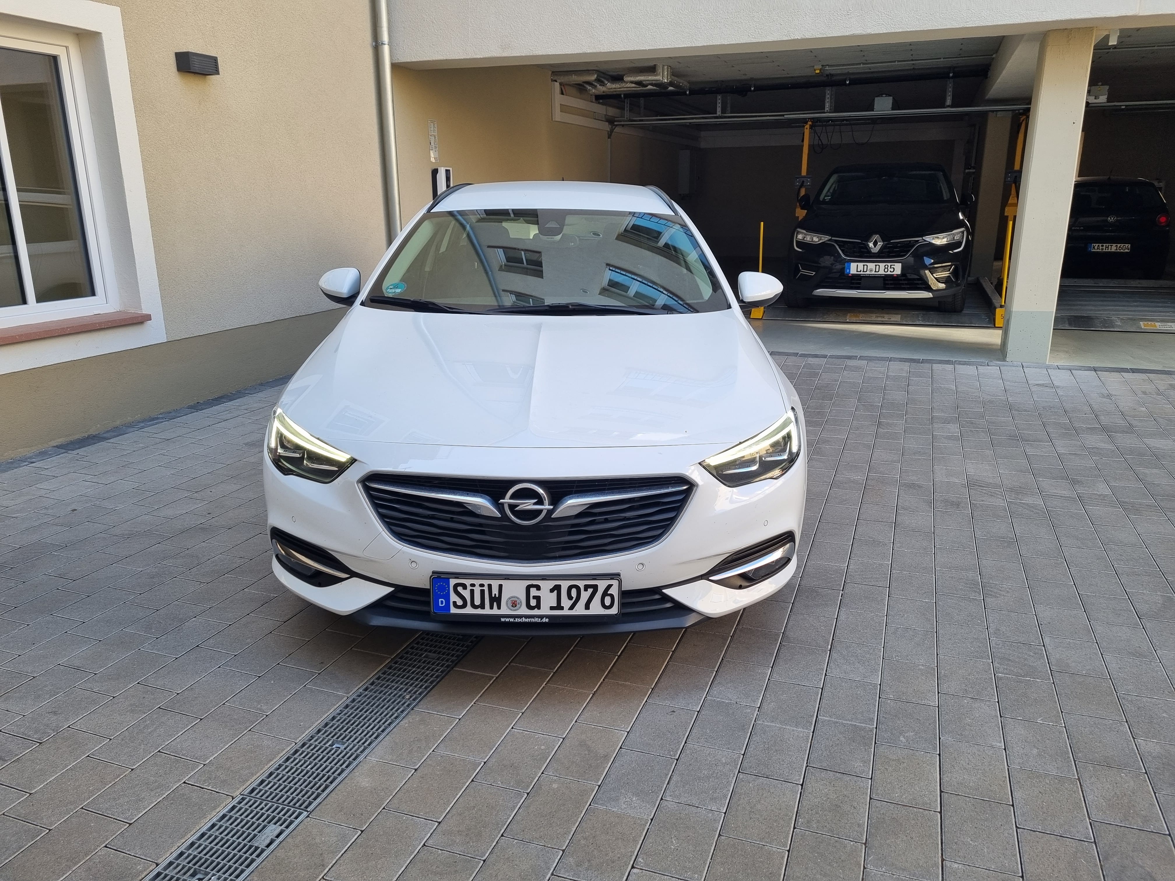 Opel Insignia Sports Tourer 2000 mit Bluetooth-Audio