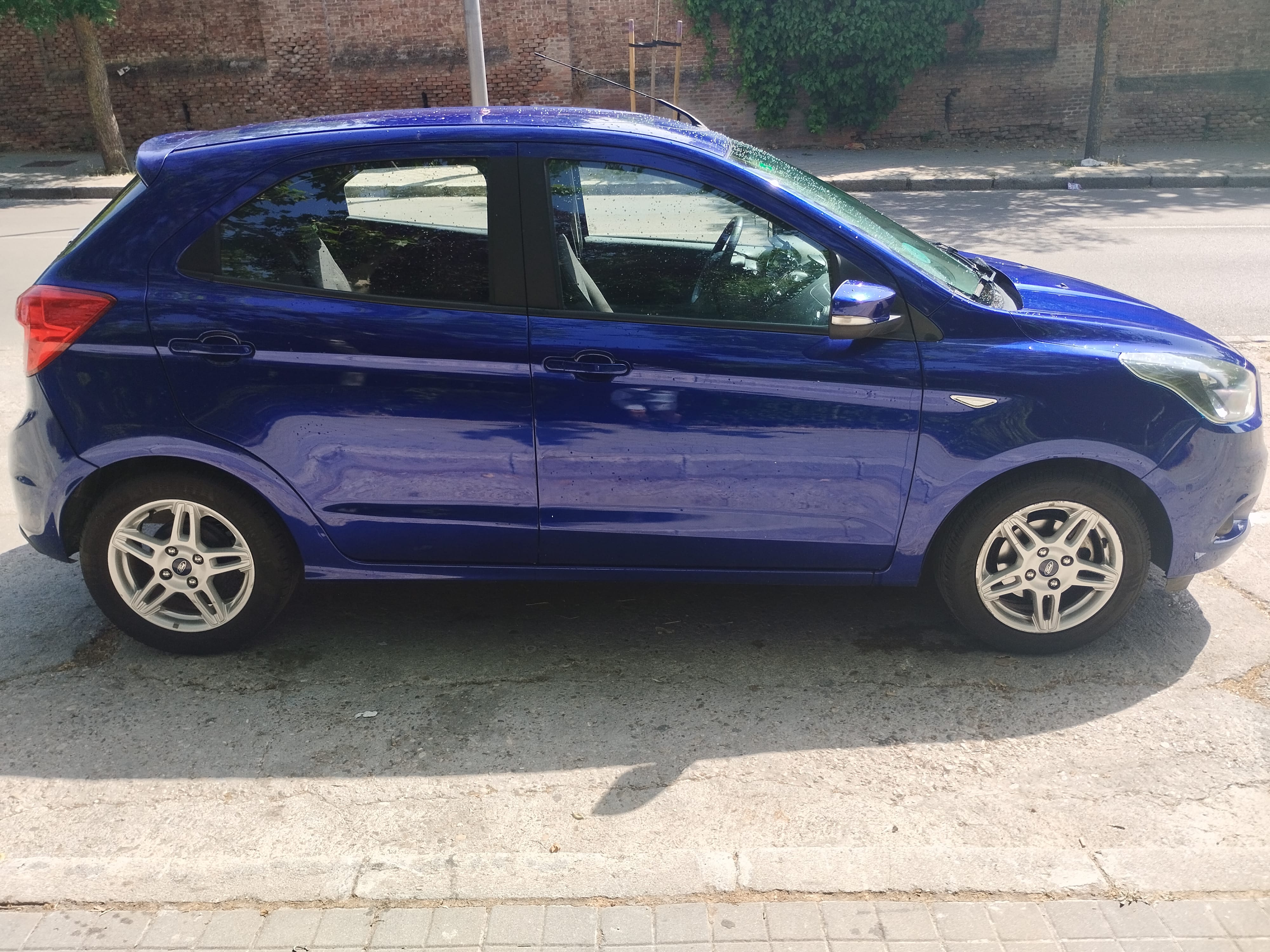 Ford KA+ con Aire acondicionado