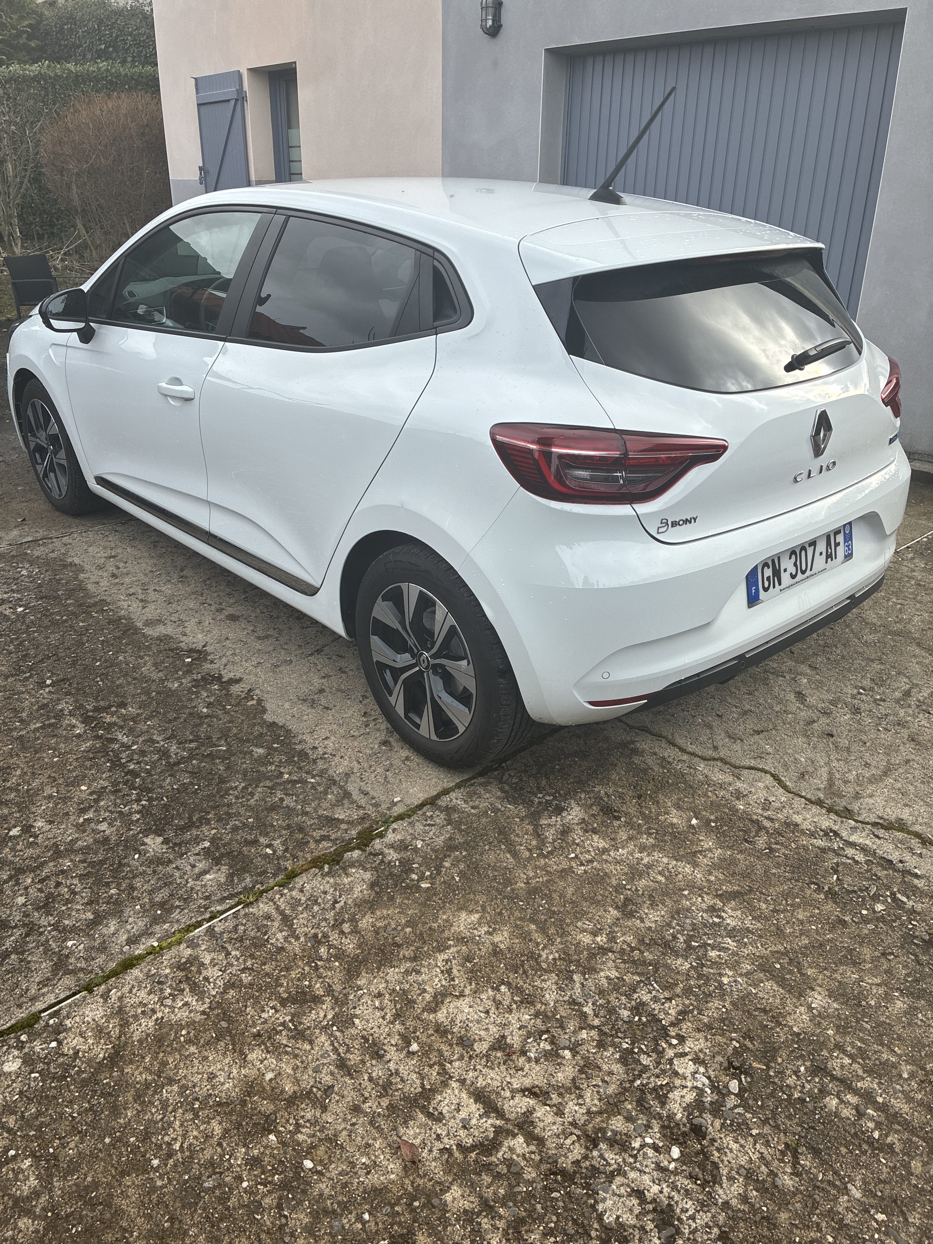 Renault Clio E-tech HYBRID avec GPS