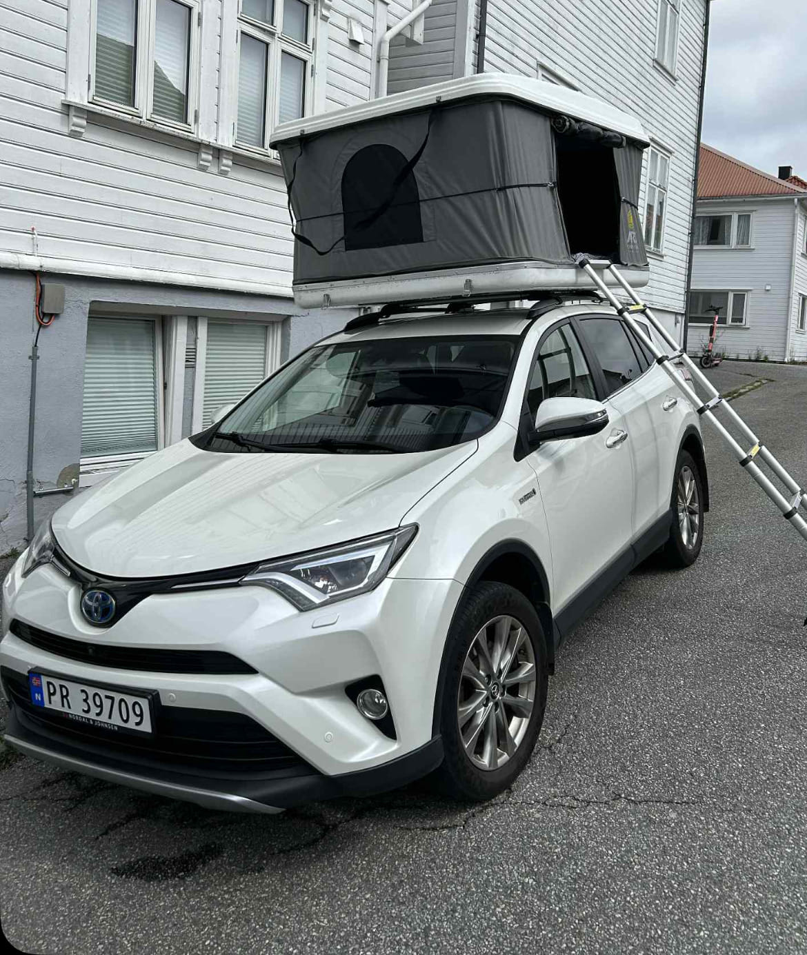 Toyota RAV 4 Hybrid med Cruisekontroll