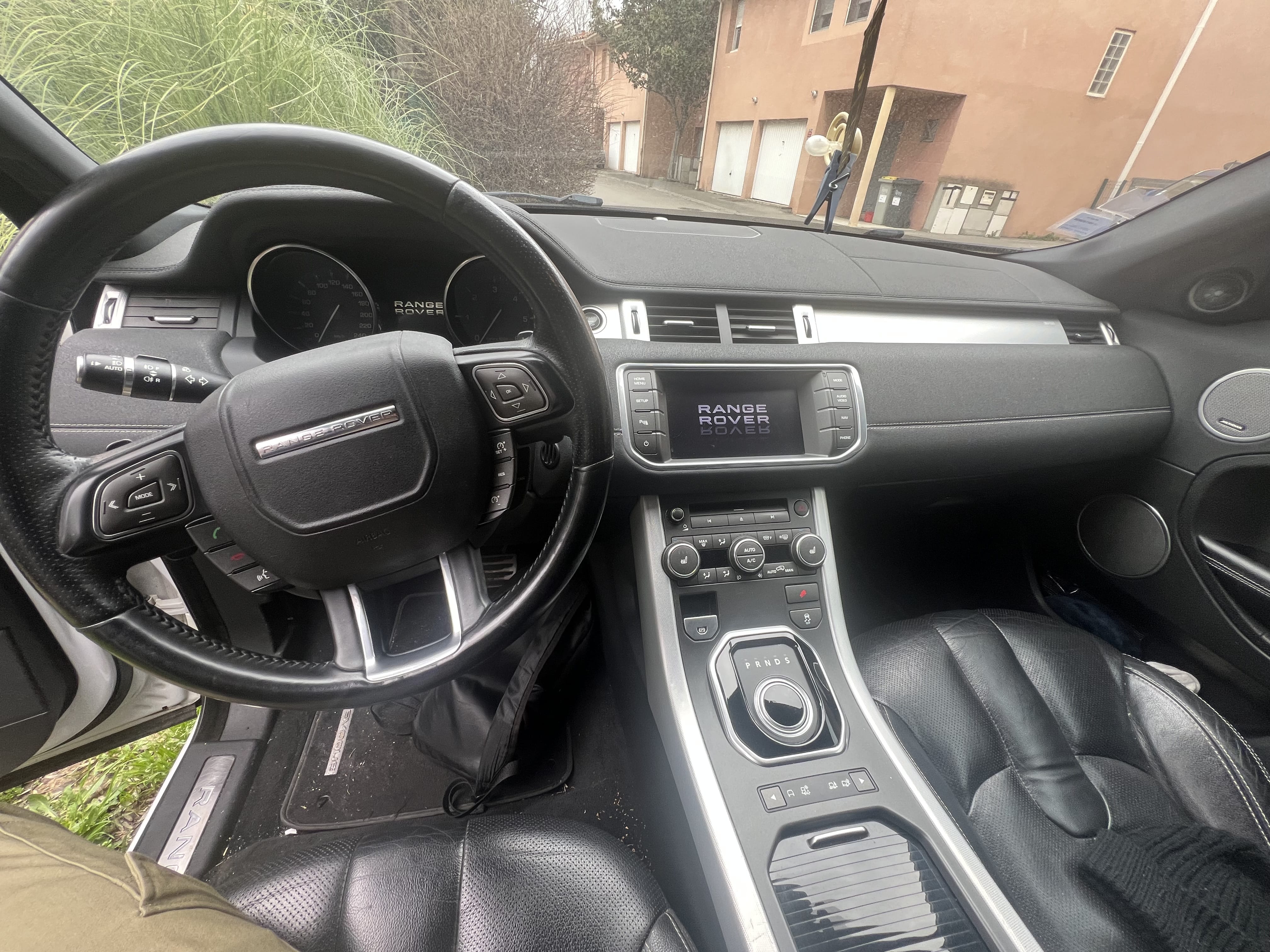 Land-Rover Range Rover Evoque 2.2 SD4 avec GPS