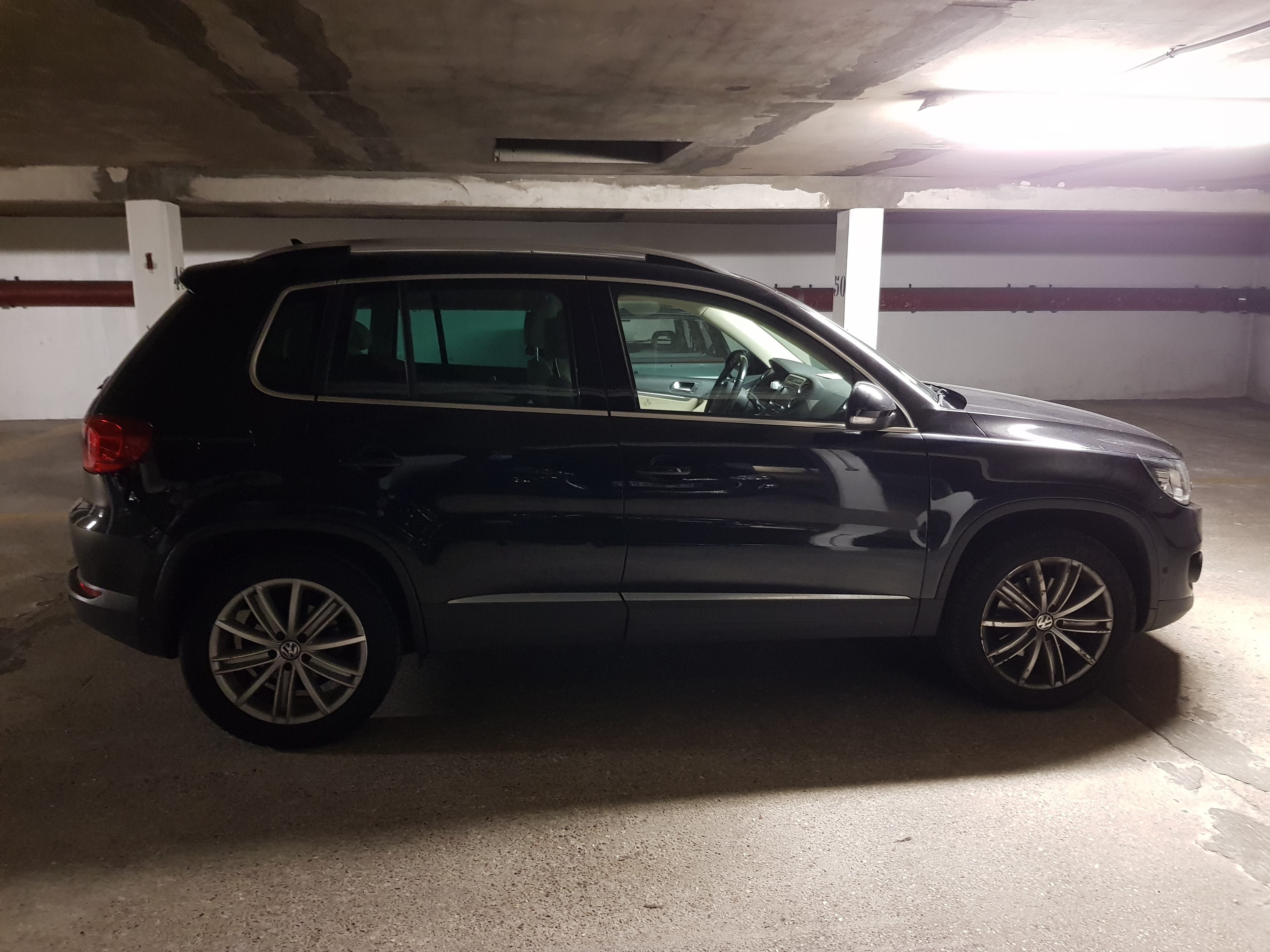 Volkswagen Tiguan 2.0 TDI 140 BLUEMOTION TECHNOLOGY CARAT avec Climatisation