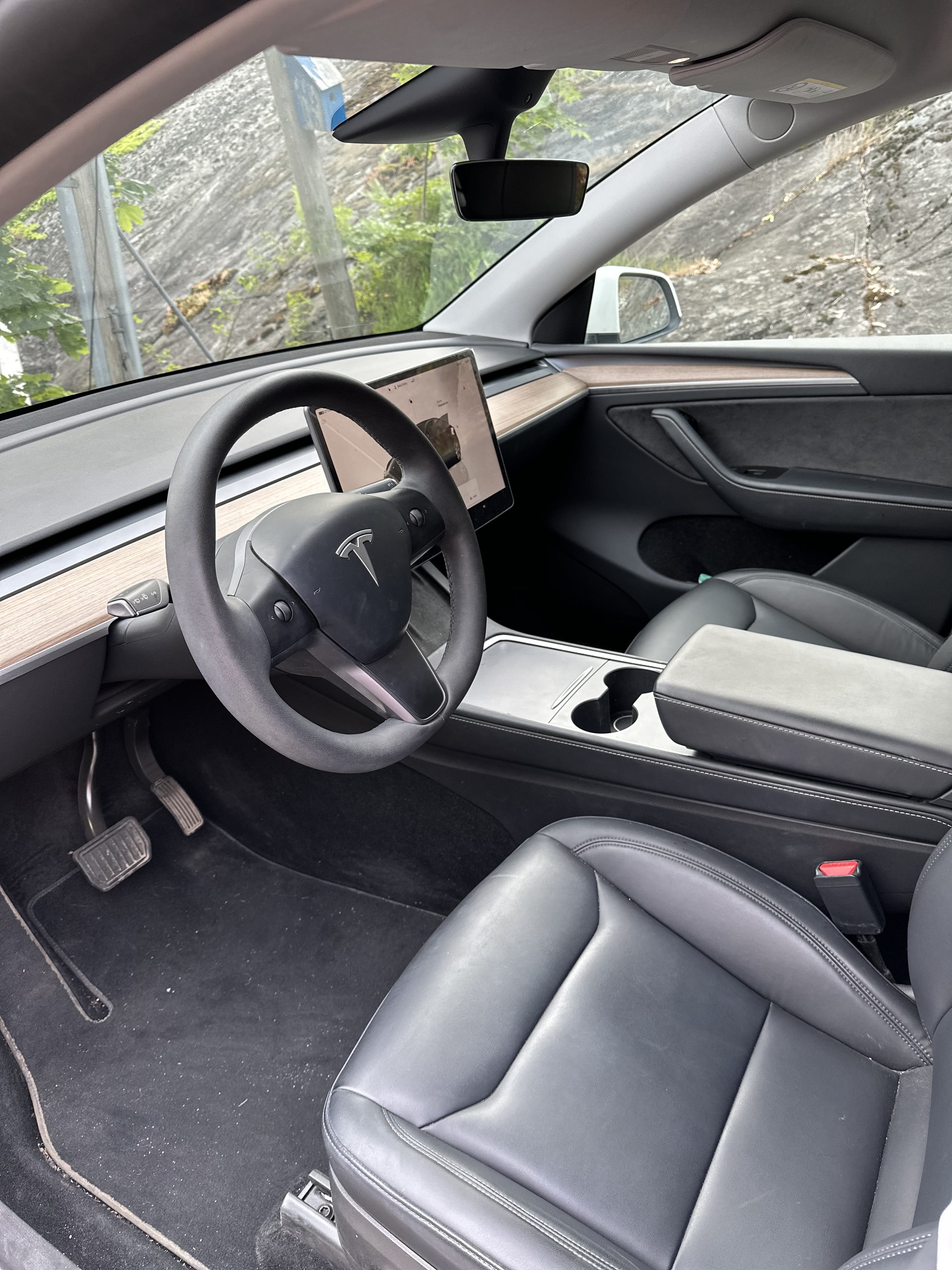 Tesla Model Y med GPS