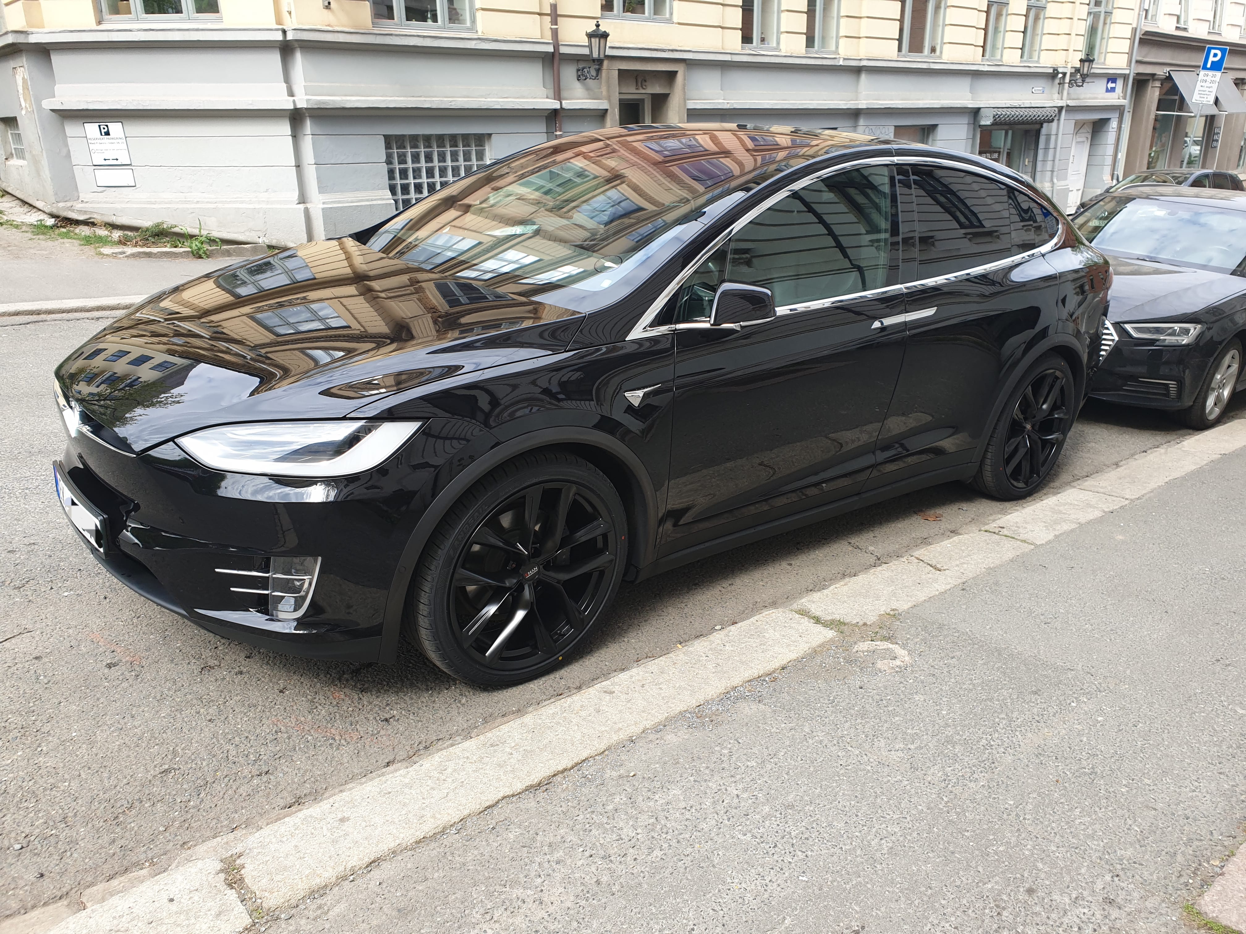 Tesla Model X 100D with Air conditioning