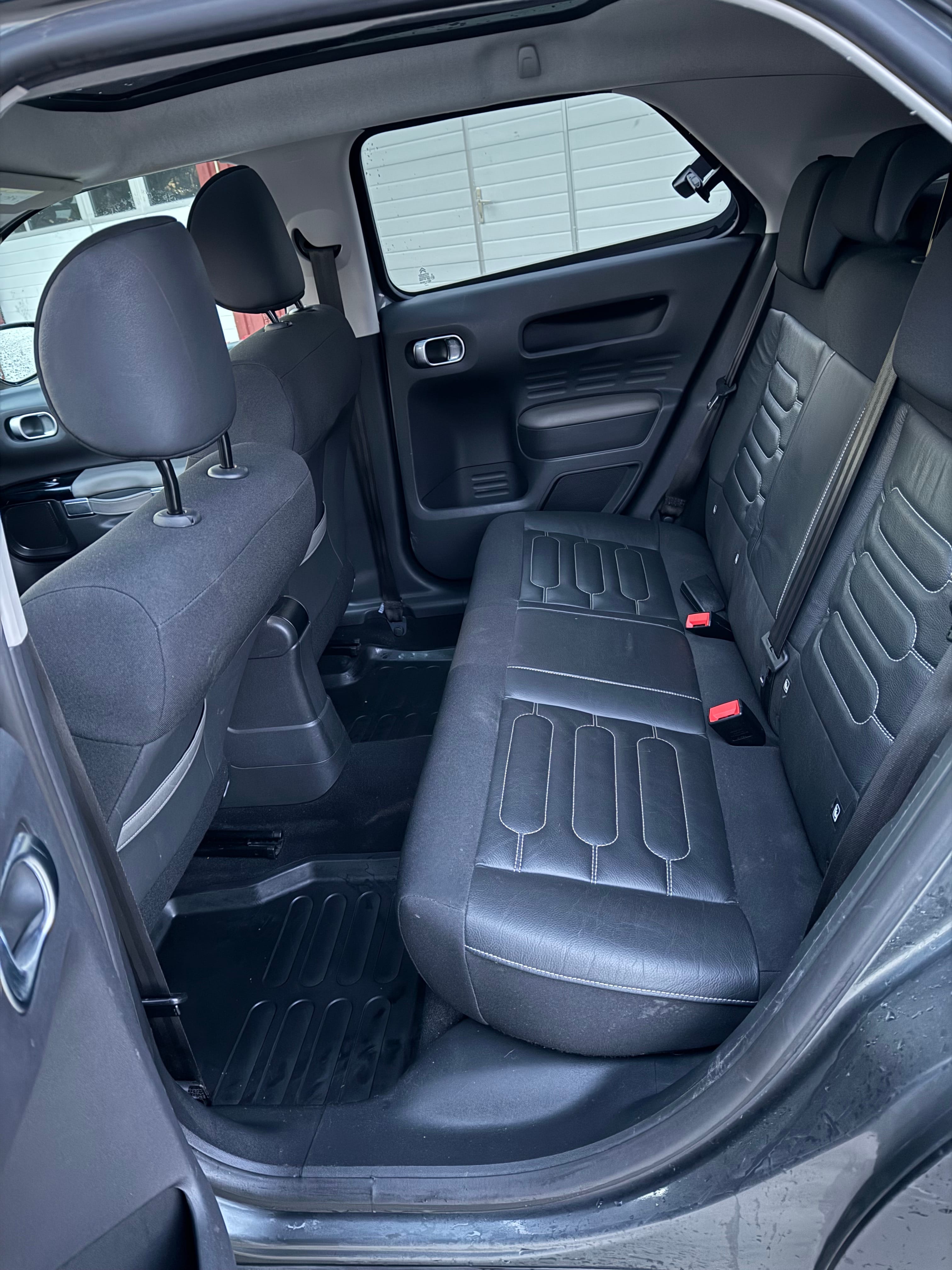 Citroen C4 Cactus med Lydinngang