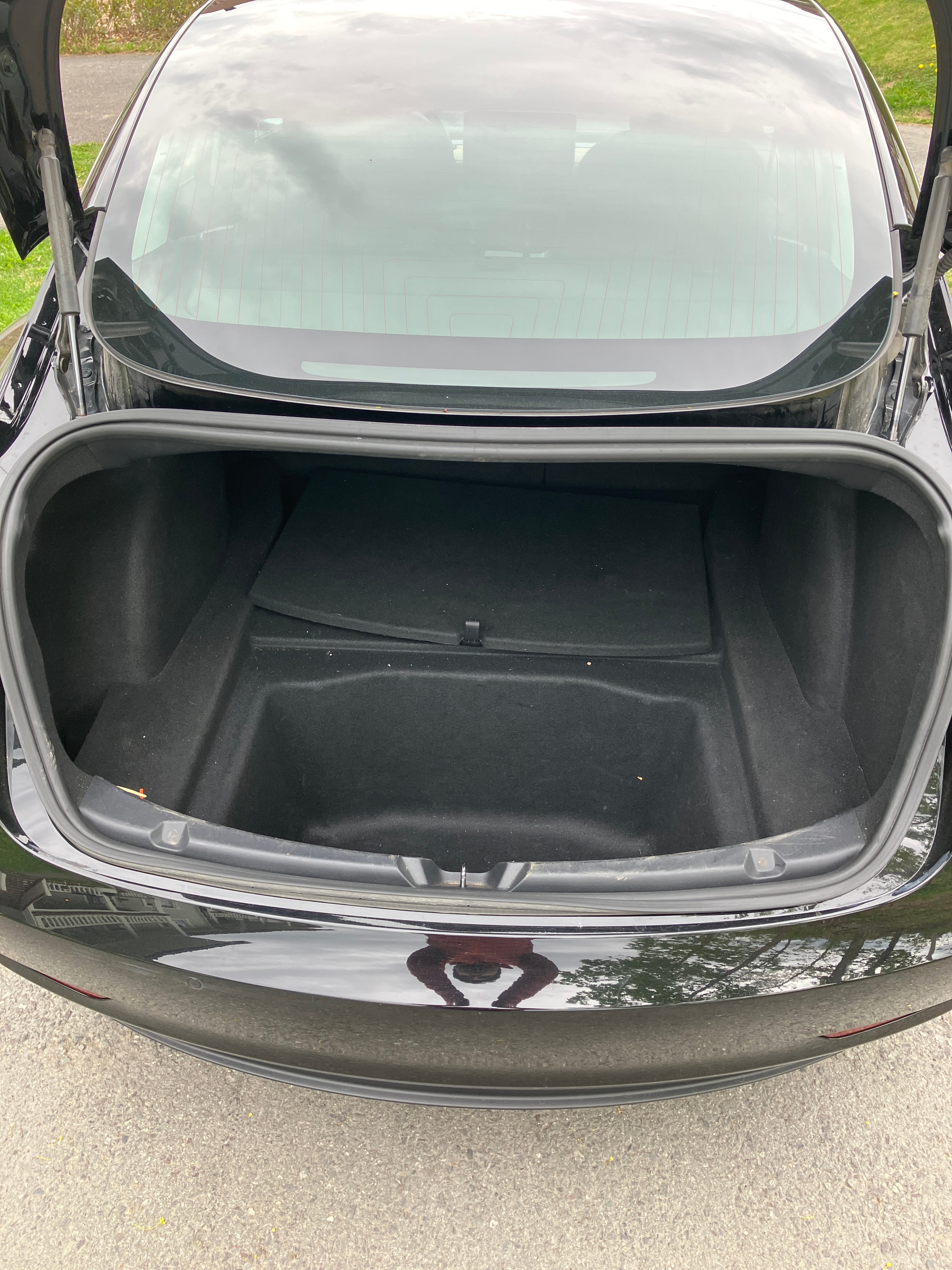 Tesla Model 3 med Babysete