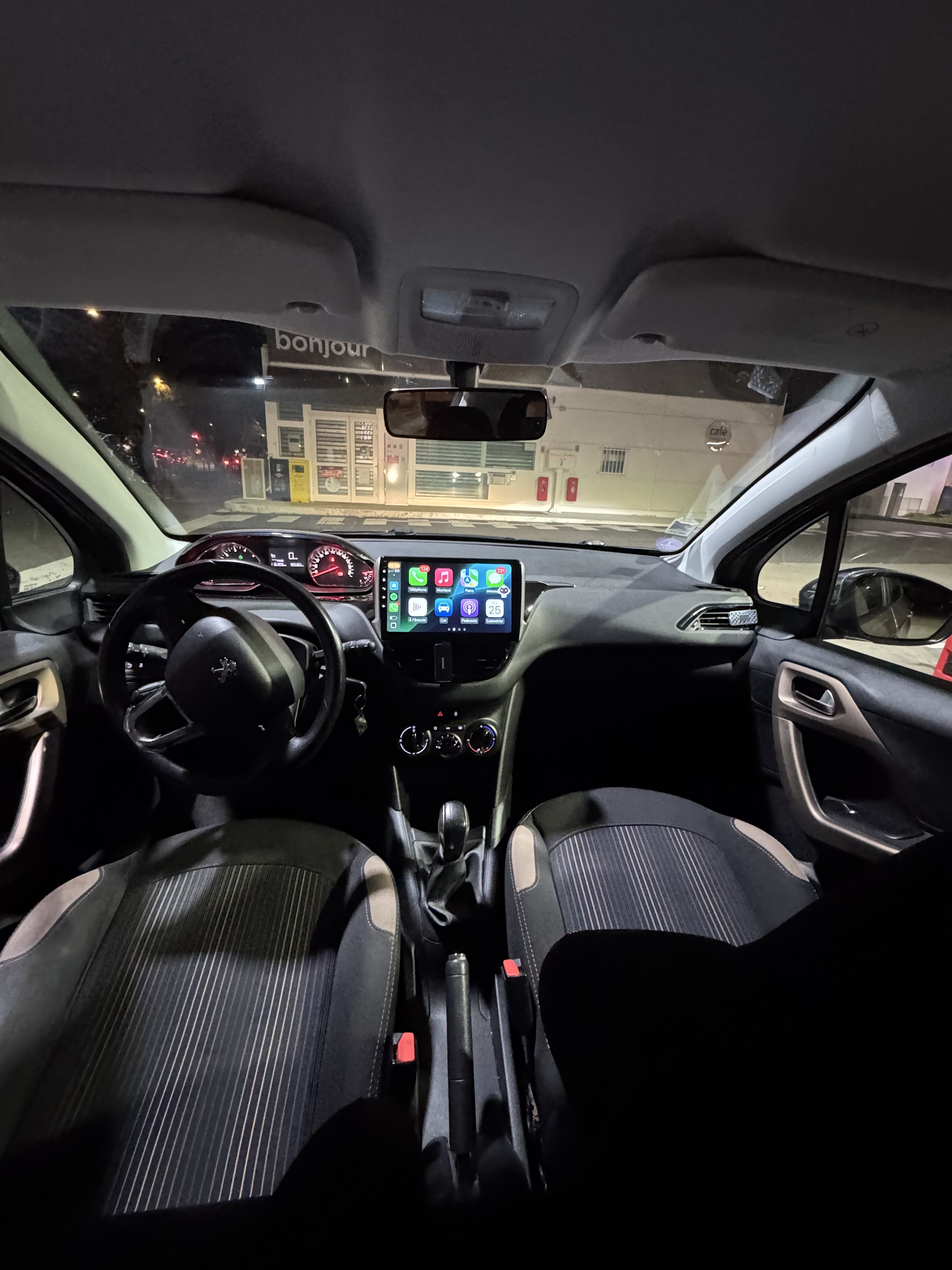 Peugeot 208 avec Régulateur de vitesse