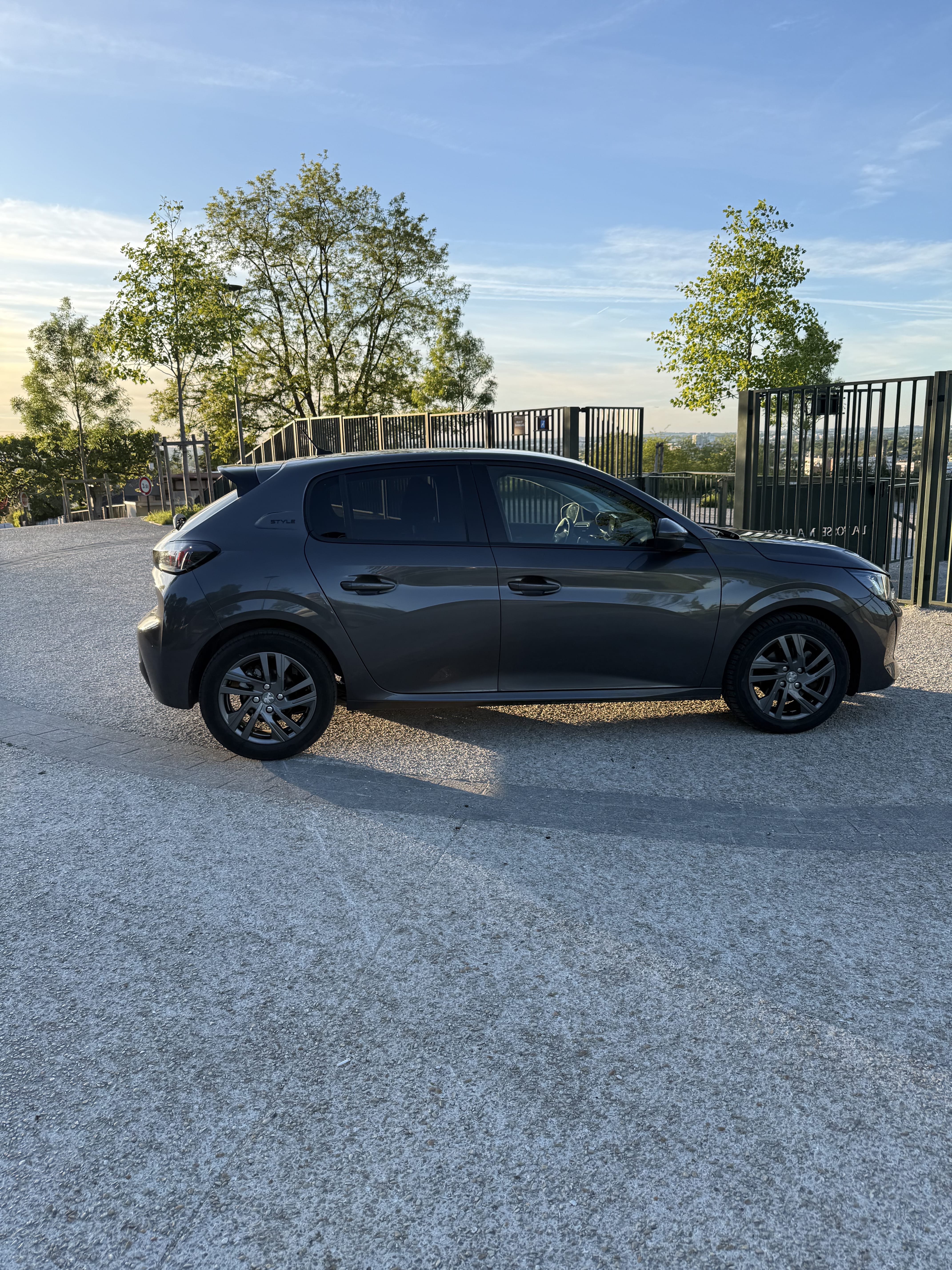 Peugeot 208 avec Android Auto