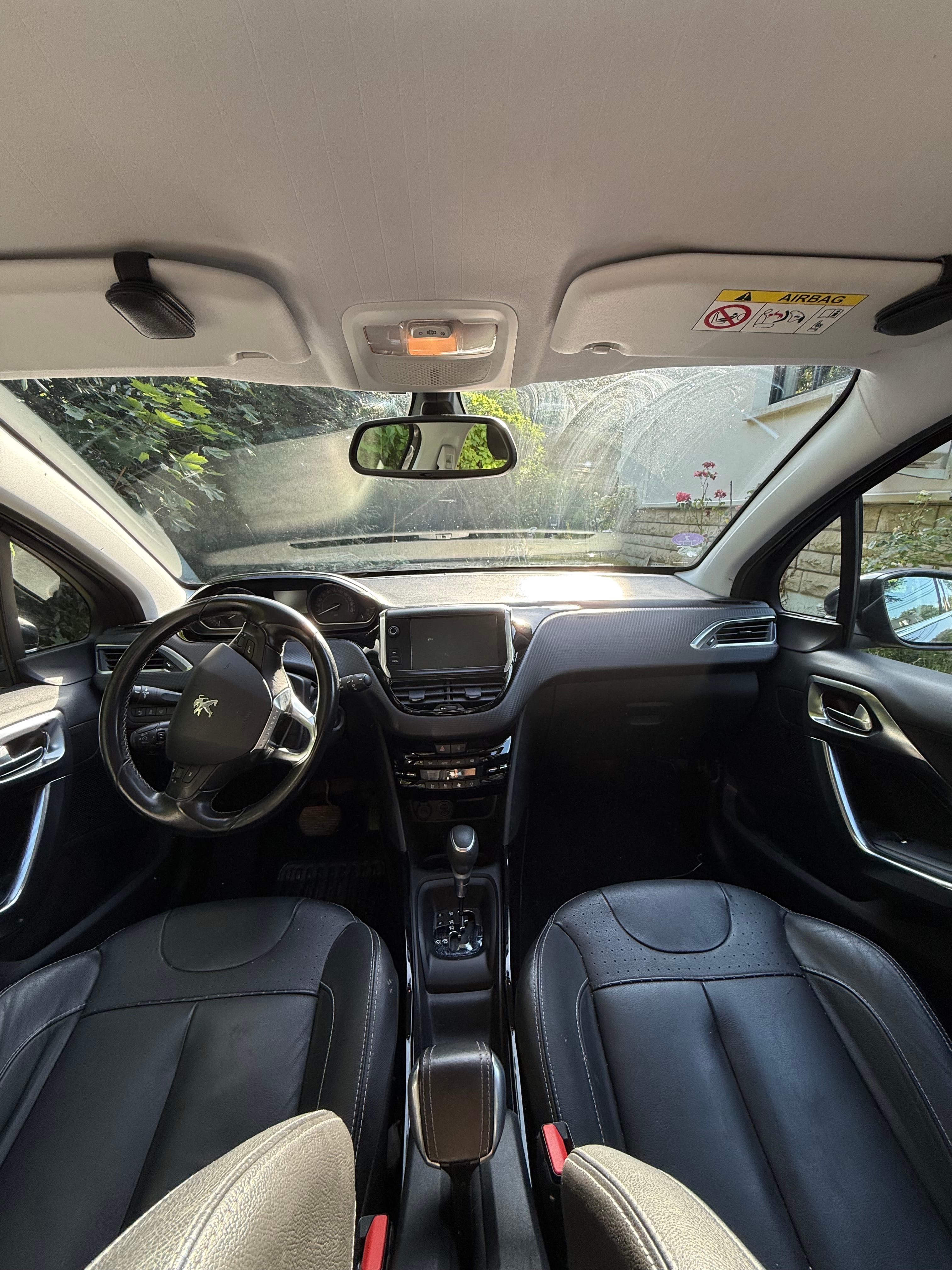 Peugeot 2008 avec GPS