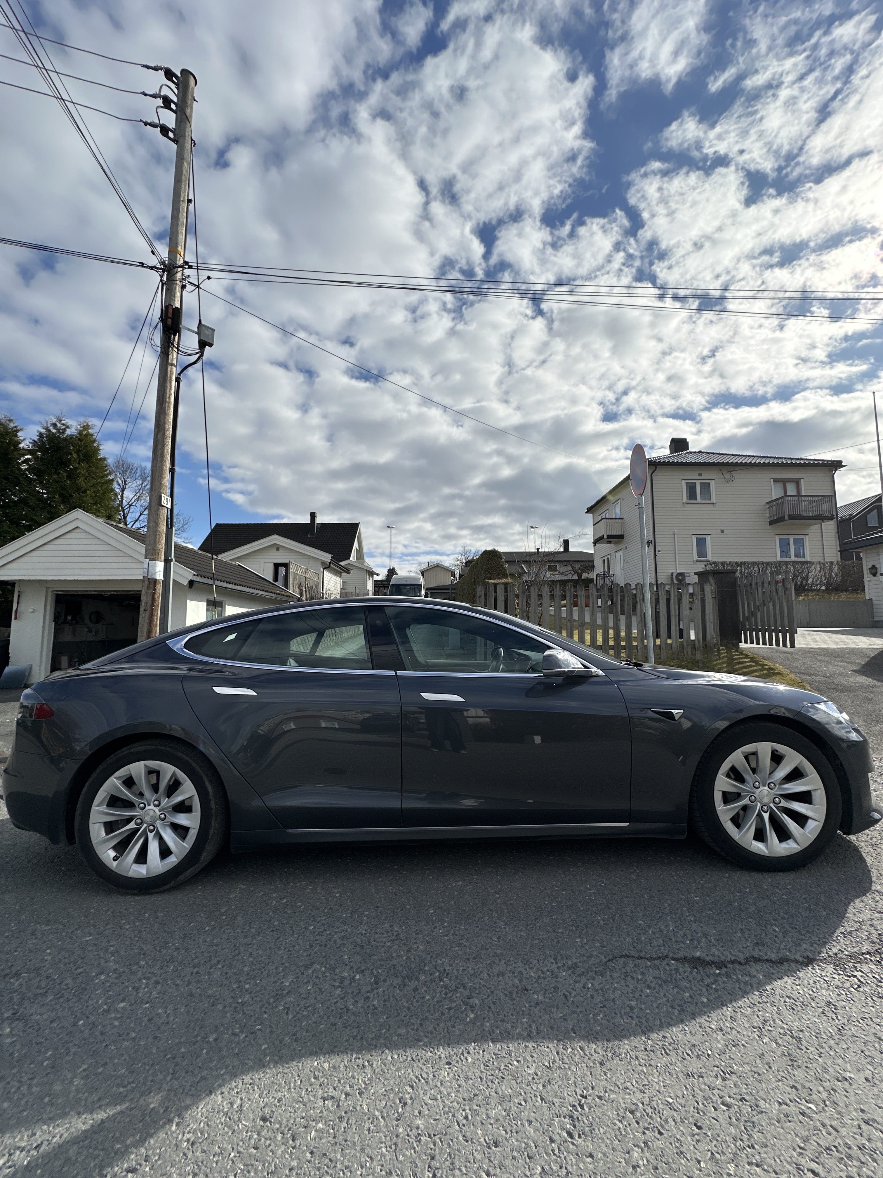 Tesla Model S 75D Gtratis Superlading med Aircondition