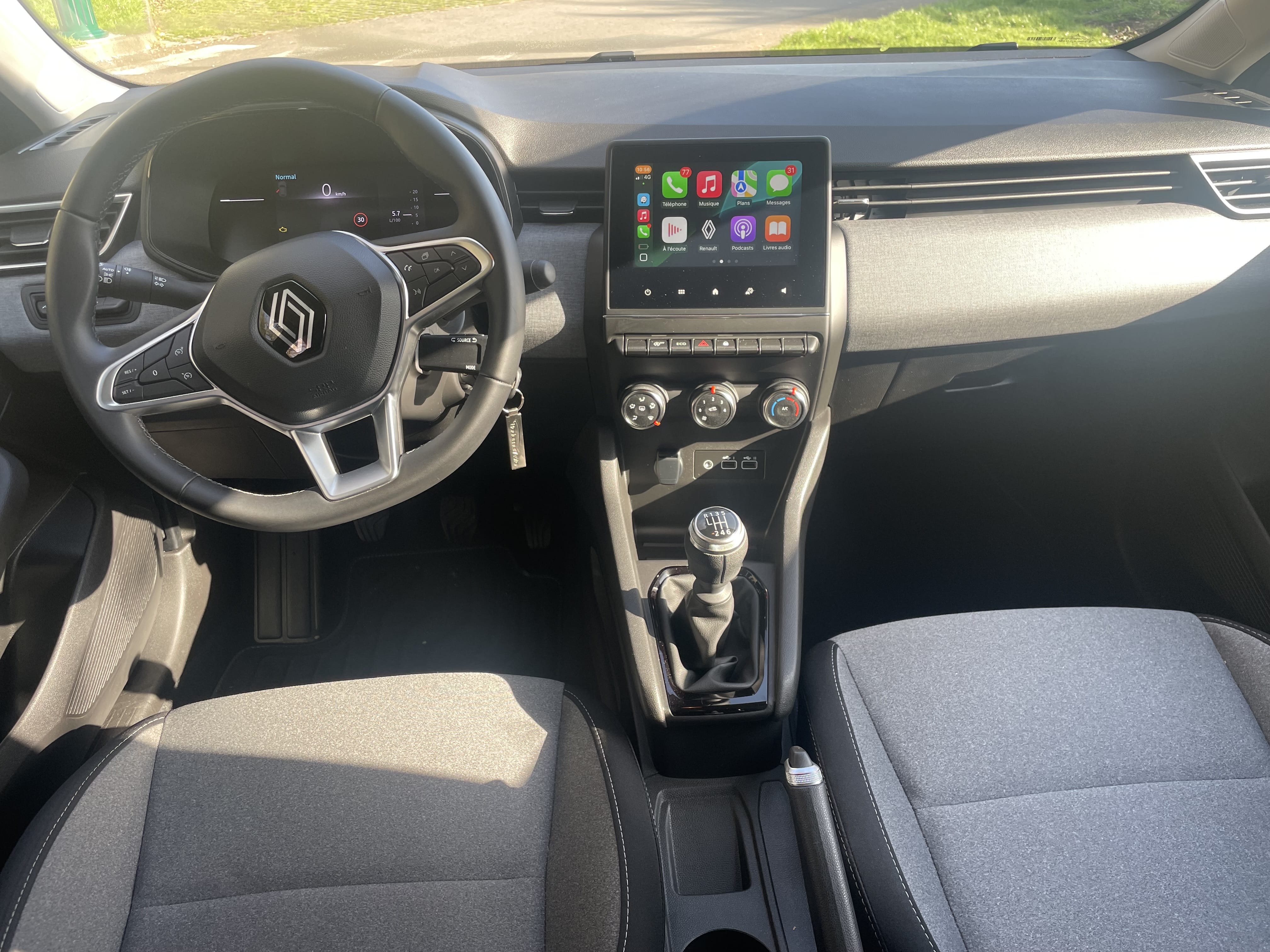 Renault Clio avec Siège bébé