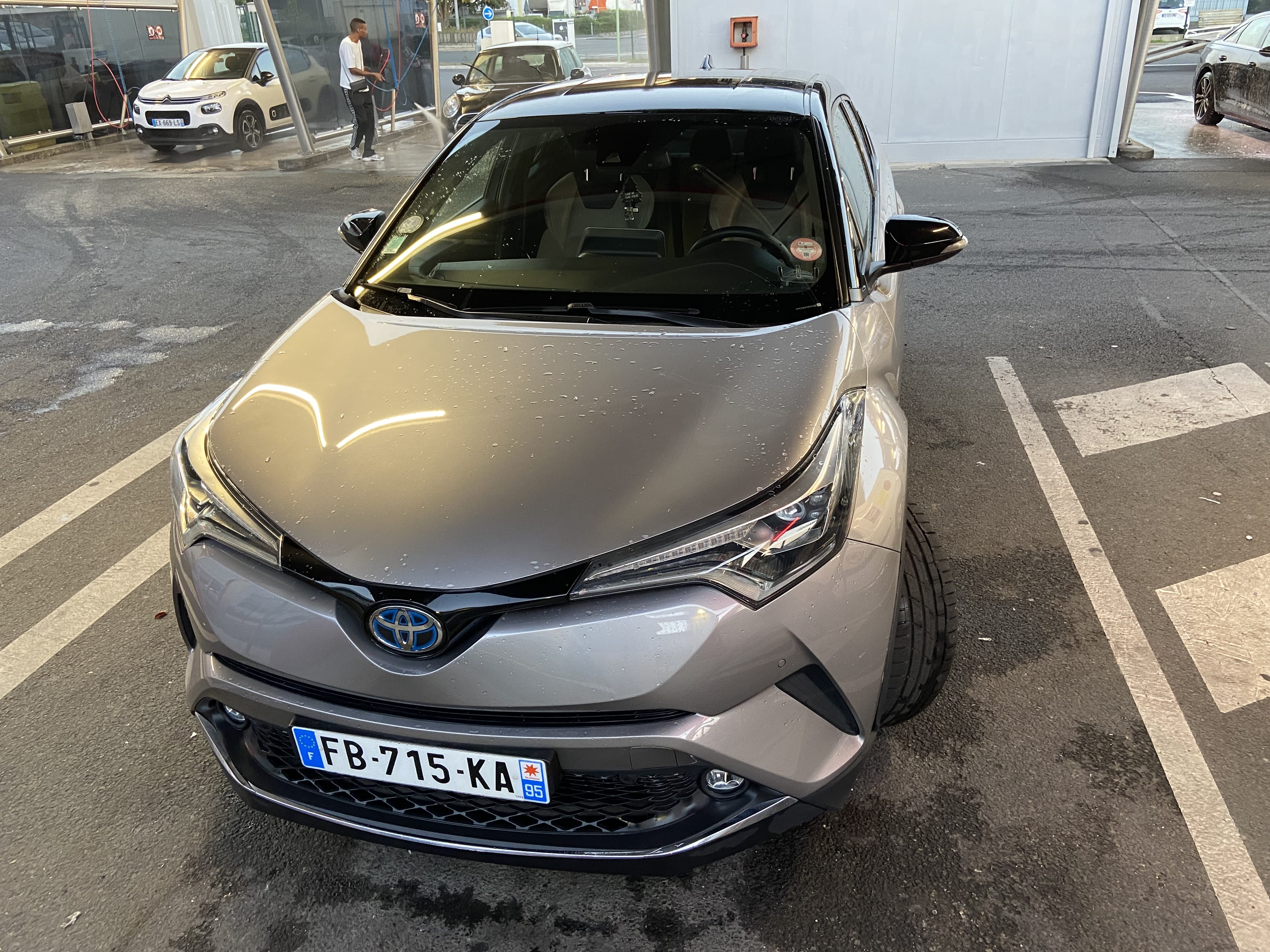 Toyota C-HR, 2018, Essence 98 / Électrique (hybride), automatique