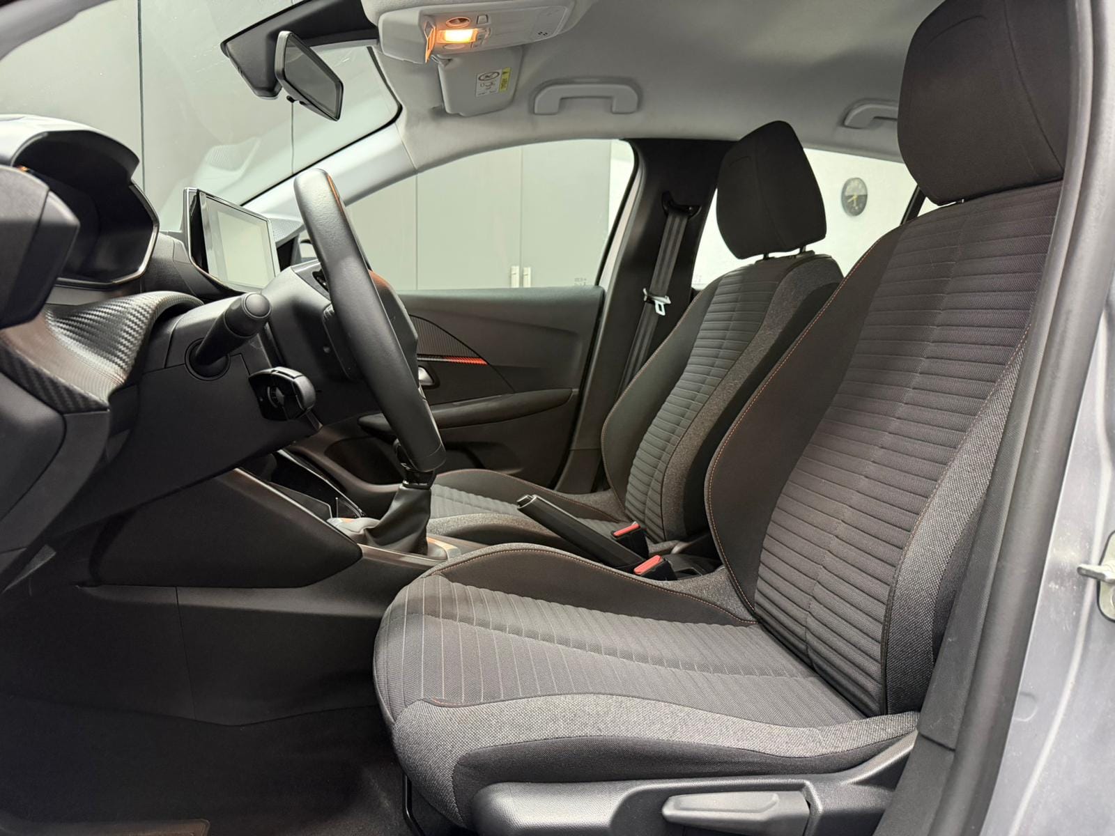 Peugeot 208 with Android Auto