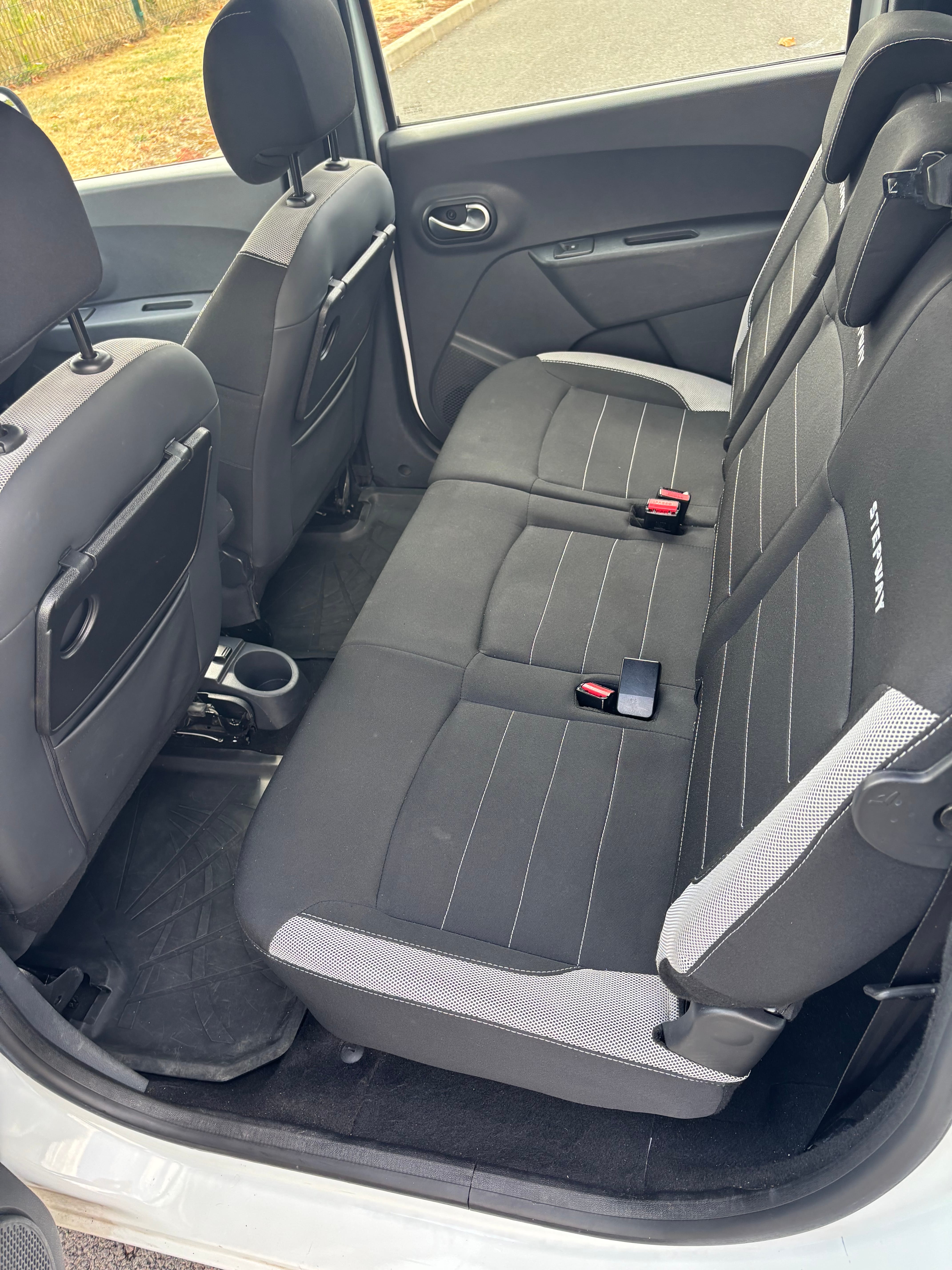 Dacia Lodgy 1.5 Dci avec Siège bébé