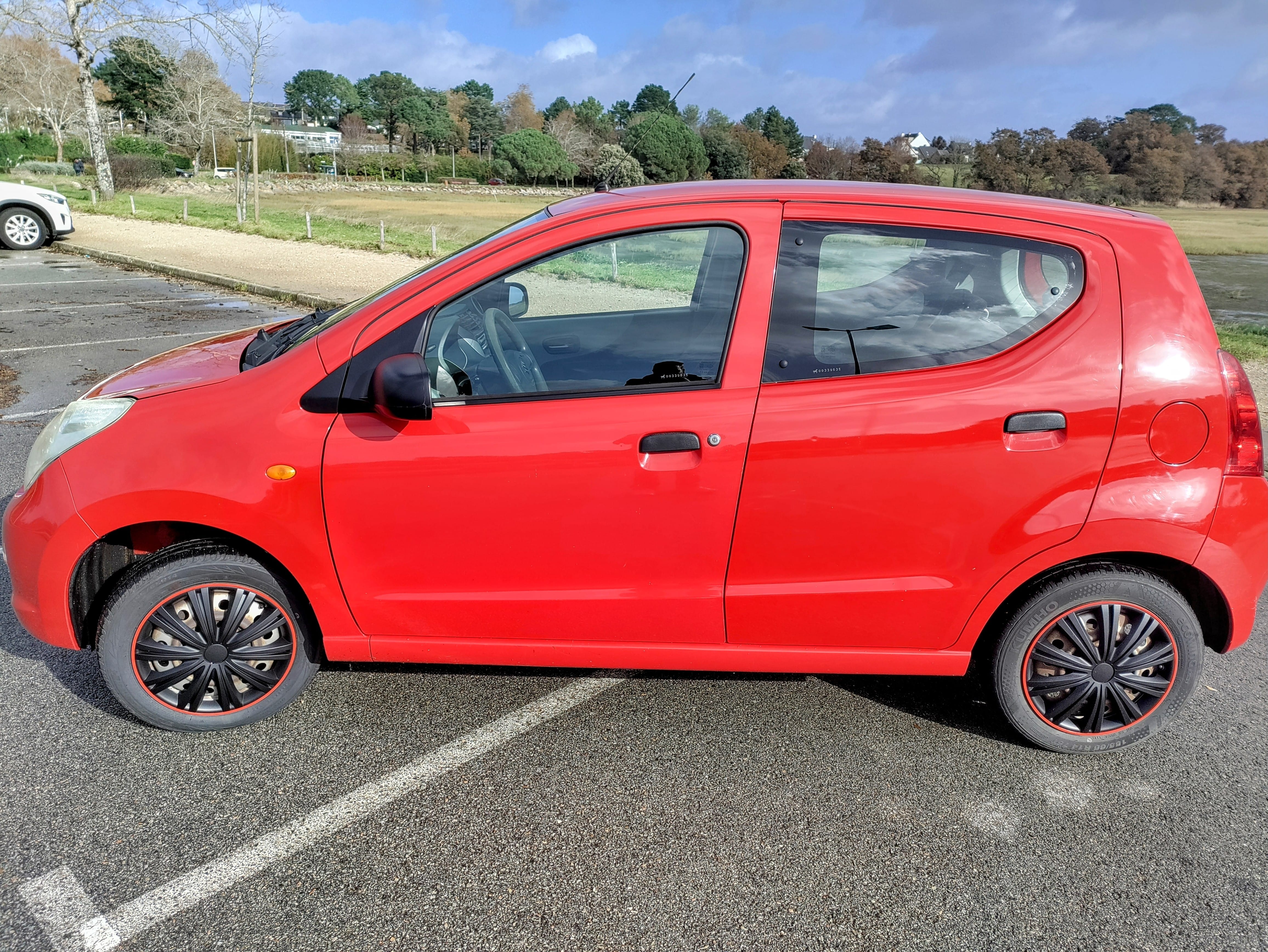 Suzuki Alto avec Siège bébé