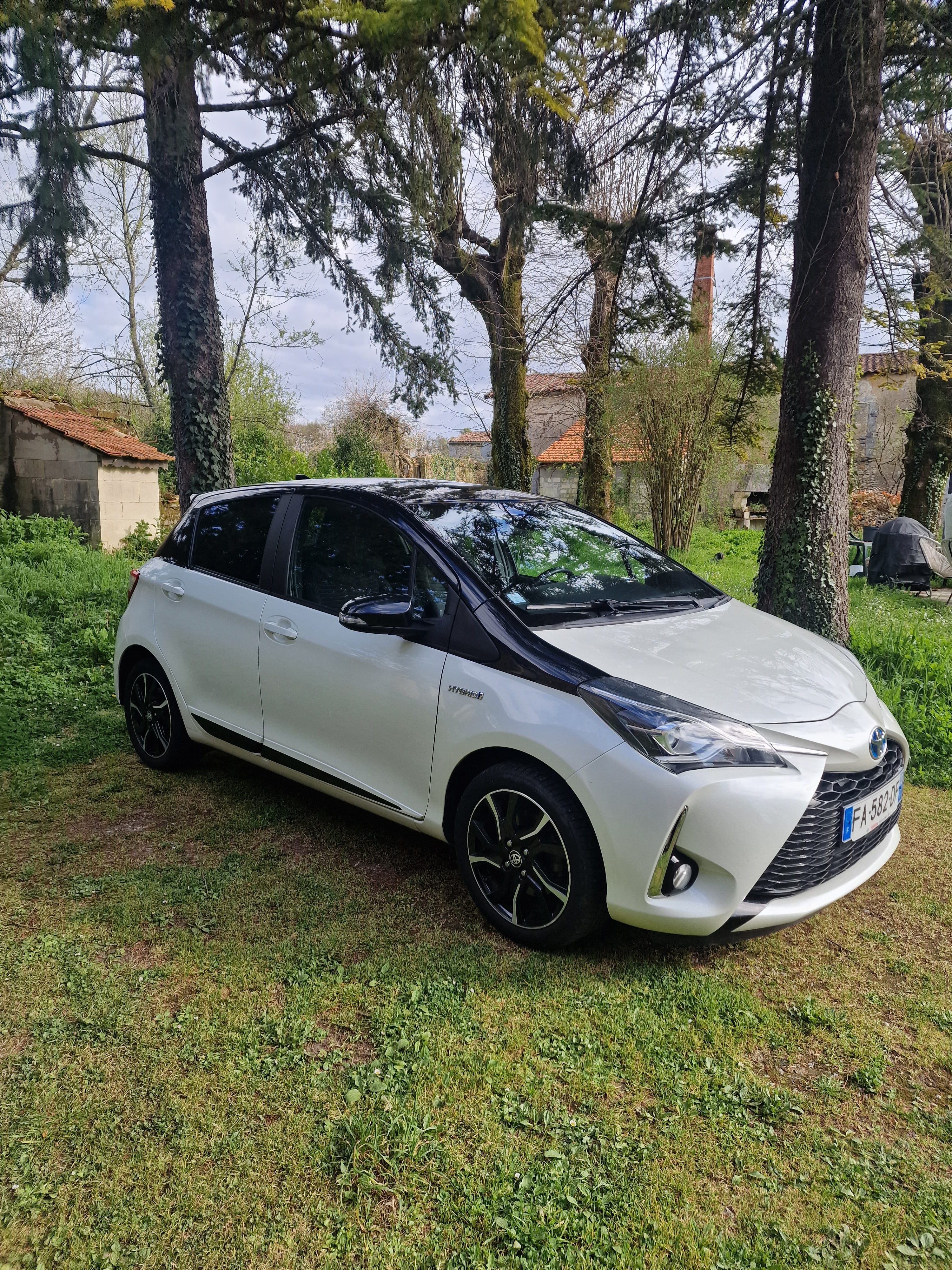 Toyota Yaris Hybride avec Climatisation