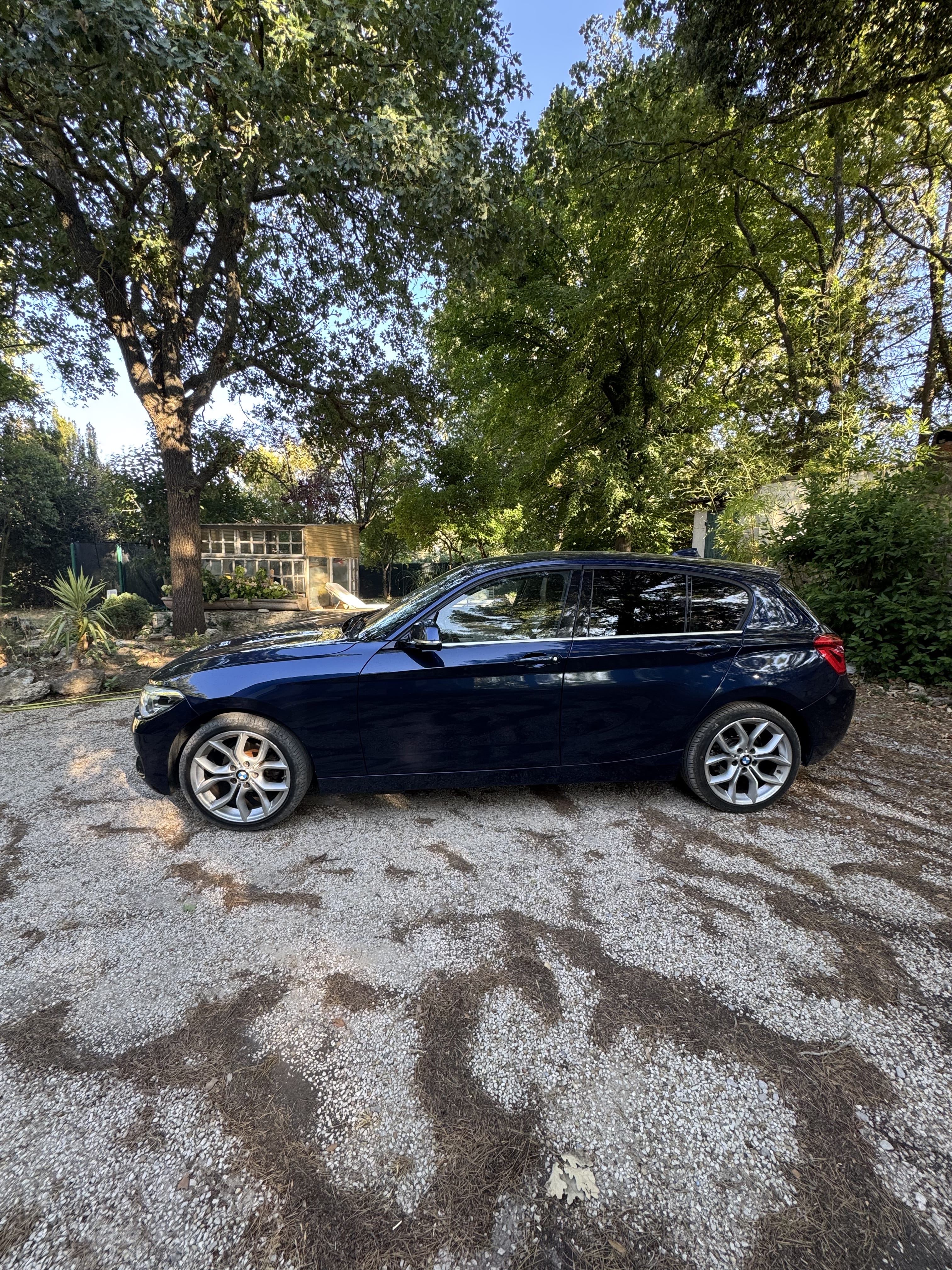 BMW Série 1 avec GPS