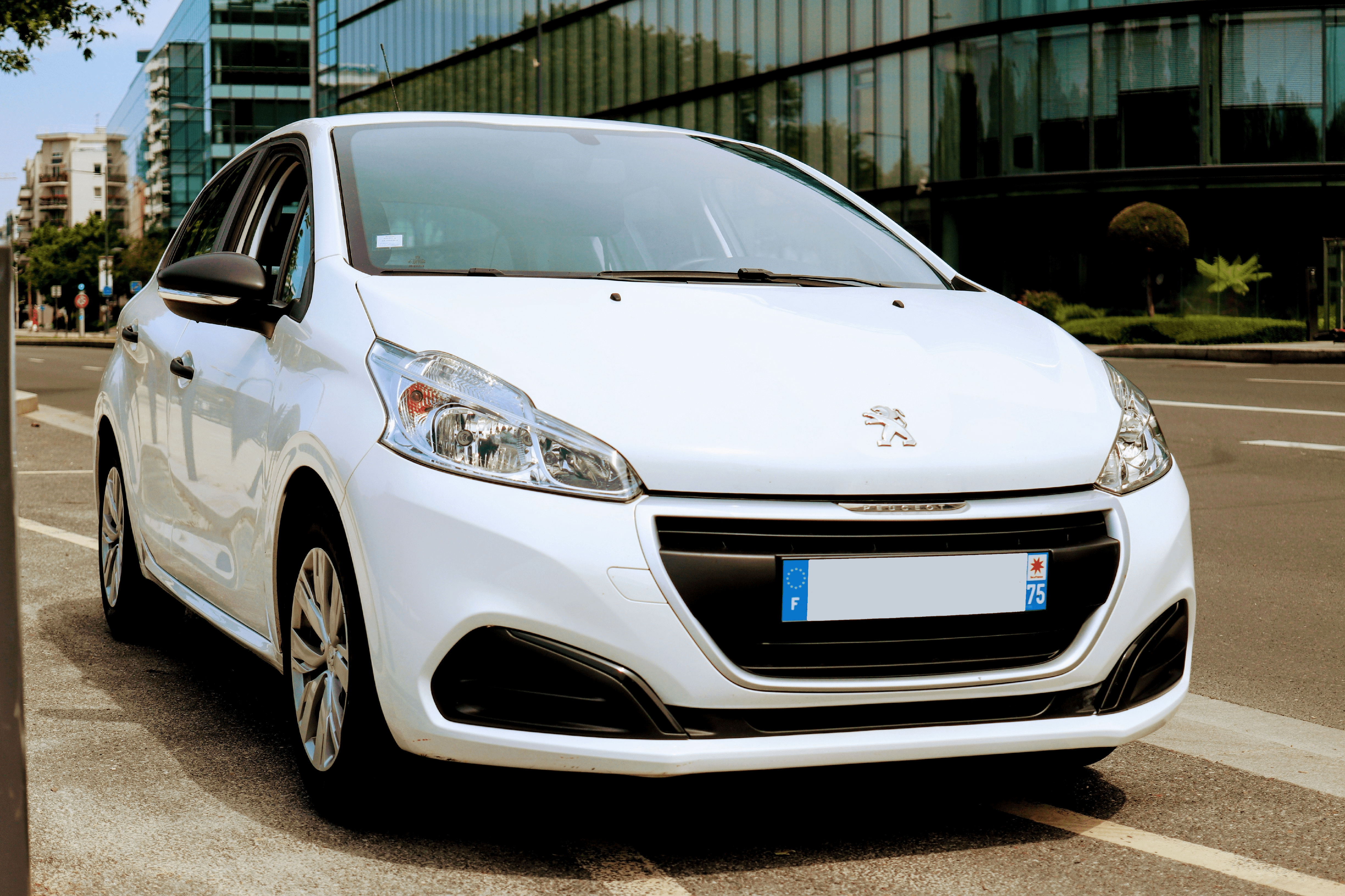 Peugeot 208 - Conflans Sainte Honorine, 2015, Essence 98