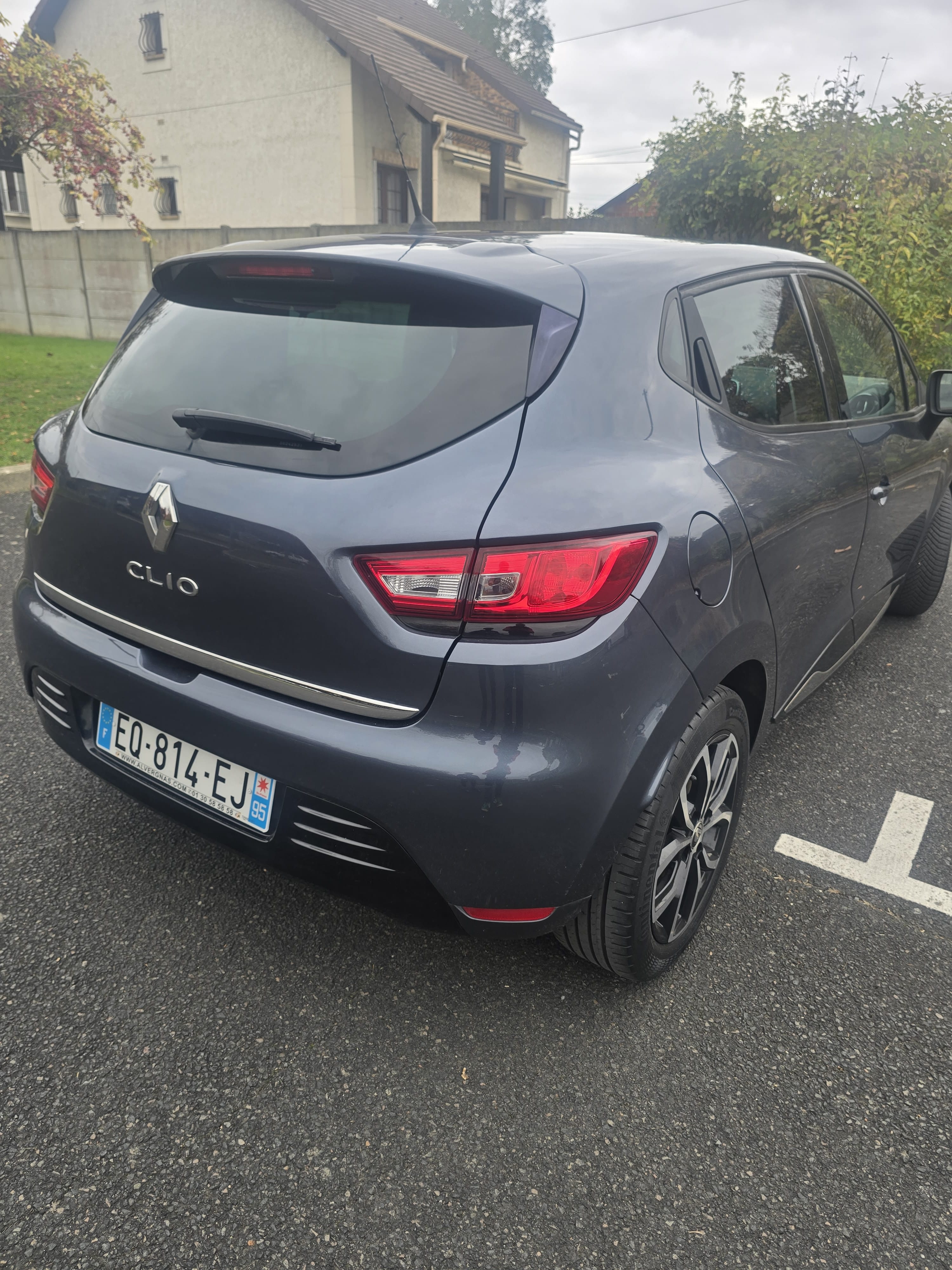 Renault Clio avec Attelage